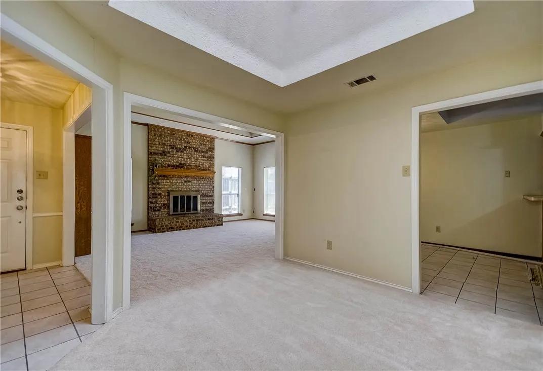 Duplex For Rent in Collin County , 1104 Wimbledon Lane, Plano, Texas 75075, 3 Bedroom, 2 Bathroom, 2 Garage spaces, 1,714 Sqft, built in 1984, mls#21305740, Real Estate Agent in Plano, Homes For Rent in Collin county, Homes For Rent in Plano, Realtor in Plano Texas, Real Estate Brokerage Independent Realty Texas, Luminita Cordes Realtor