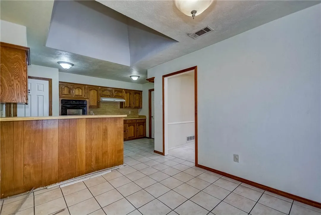 Duplex For Rent in Collin County , 1104 Wimbledon Lane, Plano, Texas 75075, 3 Bedroom, 2 Bathroom, 2 Garage spaces, 1,714 Sqft, built in 1984, mls#21305740, Real Estate Agent in Plano, Homes For Rent in Collin county, Homes For Rent in Plano, Realtor in Plano Texas, Real Estate Brokerage Independent Realty Texas, Luminita Cordes Realtor