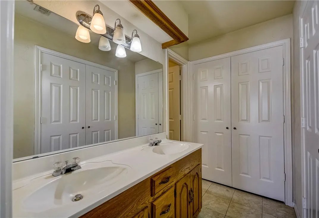 Duplex For Rent in Collin County , 1104 Wimbledon Lane, Plano, Texas 75075, 3 Bedroom, 2 Bathroom, 2 Garage spaces, 1,714 Sqft, built in 1984, mls#21305740, Real Estate Agent in Plano, Homes For Rent in Collin county, Homes For Rent in Plano, Realtor in Plano Texas, Real Estate Brokerage Independent Realty Texas, Luminita Cordes Realtor