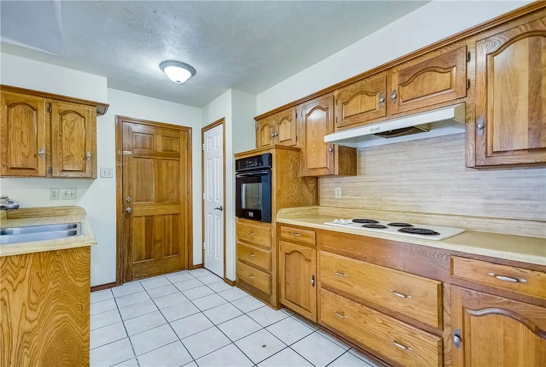 Duplex For Rent in Collin County , 1104 Wimbledon Lane, Plano, Texas 75075, 3 Bedroom, 2 Bathroom, 2 Garage spaces, 1,714 Sqft, built in 1984, mls#21305740, Real Estate Agent in Plano, Homes For Rent in Collin county, Homes For Rent in Plano, Realtor in Plano Texas, Real Estate Brokerage Independent Realty Texas, Luminita Cordes Realtor
