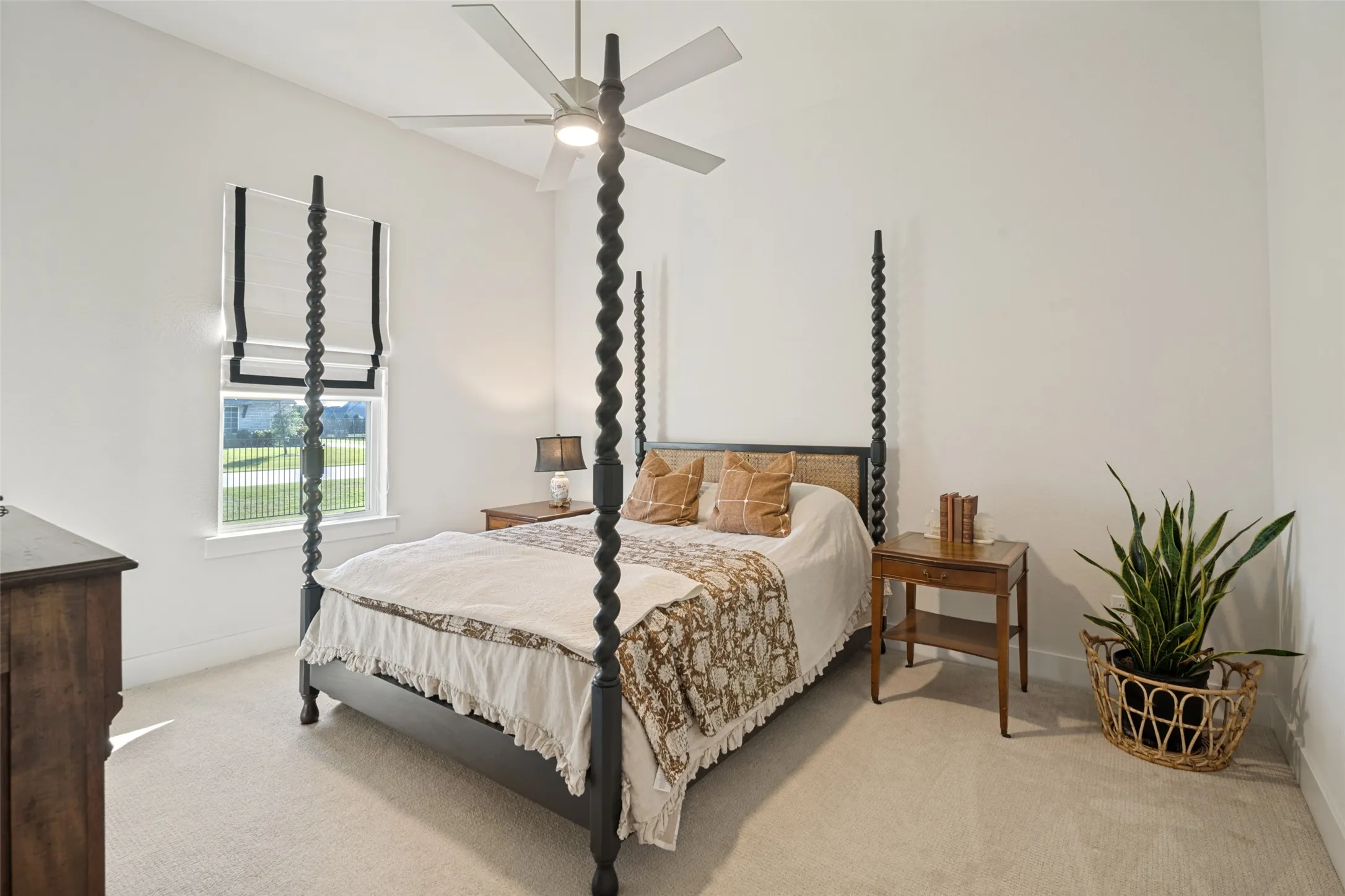 Single Family Residence For Sale in Collin County , 1025 Sugar Bars Drive, Lucas, Texas 75002, 4 Bedroom, 4 Bathroom, 3 Garage spaces, 3,443 Sqft, built in 2021, mls#21301776, Real Estate Agent in Lucas, Homes For Sale in Collin county, Homes For Sale in Lucas, Realtor in Lucas Texas, Real Estate Brokerage Independent Realty Texas, Luminita Cordes Realtor