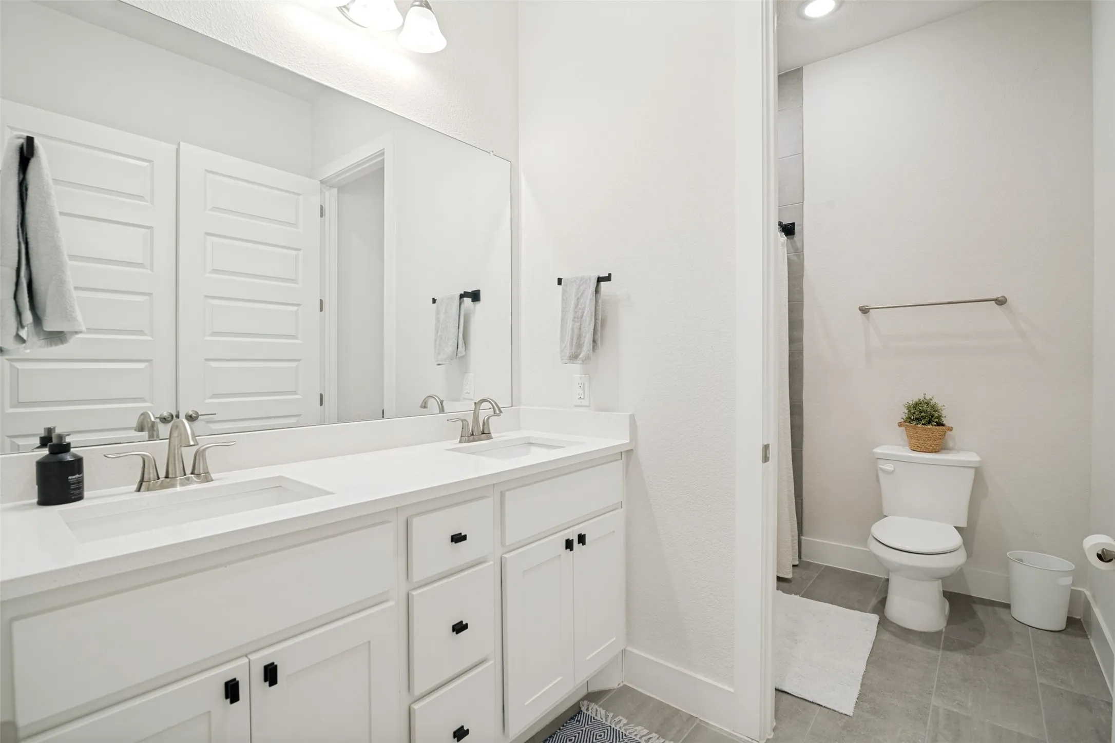 Single Family Residence For Sale in Collin County , 1025 Sugar Bars Drive, Lucas, Texas 75002, 4 Bedroom, 4 Bathroom, 3 Garage spaces, 3,443 Sqft, built in 2021, mls#21301776, Real Estate Agent in Lucas, Homes For Sale in Collin county, Homes For Sale in Lucas, Realtor in Lucas Texas, Real Estate Brokerage Independent Realty Texas, Luminita Cordes Realtor