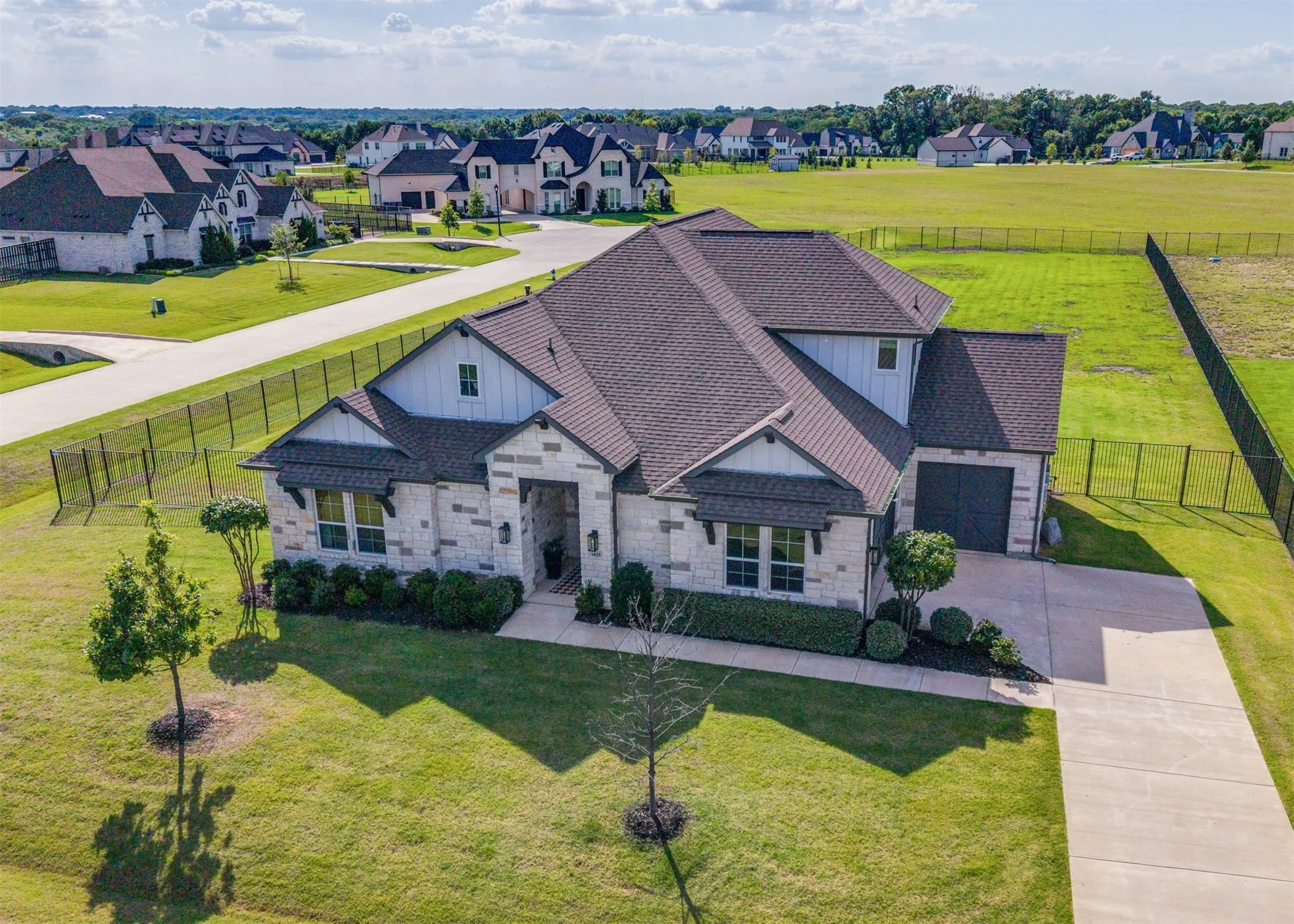 Single Family Residence For Sale in Collin County , 1025 Sugar Bars Drive, Lucas, Texas 75002, 4 Bedroom, 4 Bathroom, 3 Garage spaces, 3,443 Sqft, built in 2021, mls#21301776, Real Estate Agent in Lucas, Homes For Sale in Collin county, Homes For Sale in Lucas, Realtor in Lucas Texas, Real Estate Brokerage Independent Realty Texas, Luminita Cordes Realtor