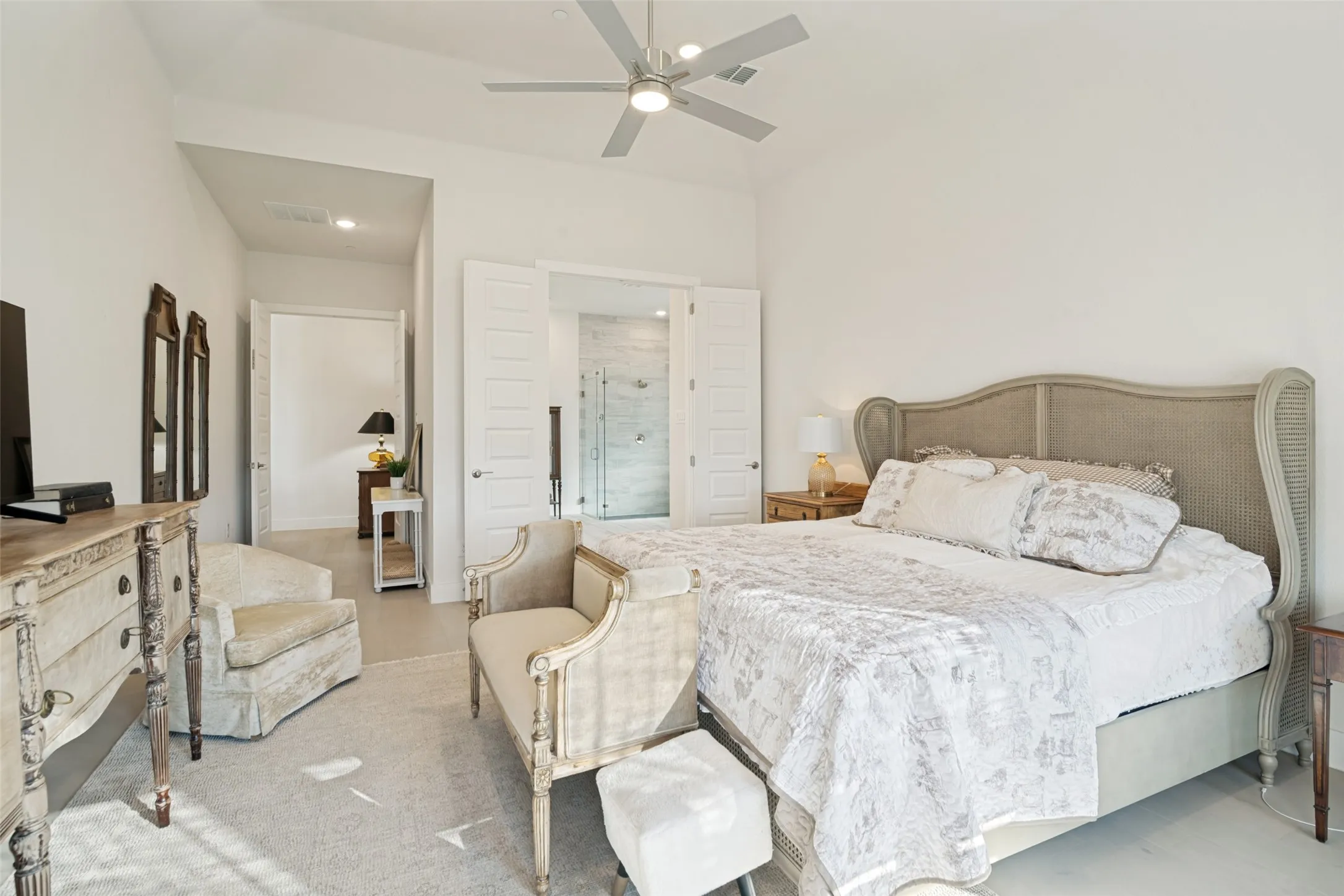 Single Family Residence For Sale in Collin County , 1025 Sugar Bars Drive, Lucas, Texas 75002, 4 Bedroom, 4 Bathroom, 3 Garage spaces, 3,443 Sqft, built in 2021, mls#21301776, Real Estate Agent in Lucas, Homes For Sale in Collin county, Homes For Sale in Lucas, Realtor in Lucas Texas, Real Estate Brokerage Independent Realty Texas, Luminita Cordes Realtor