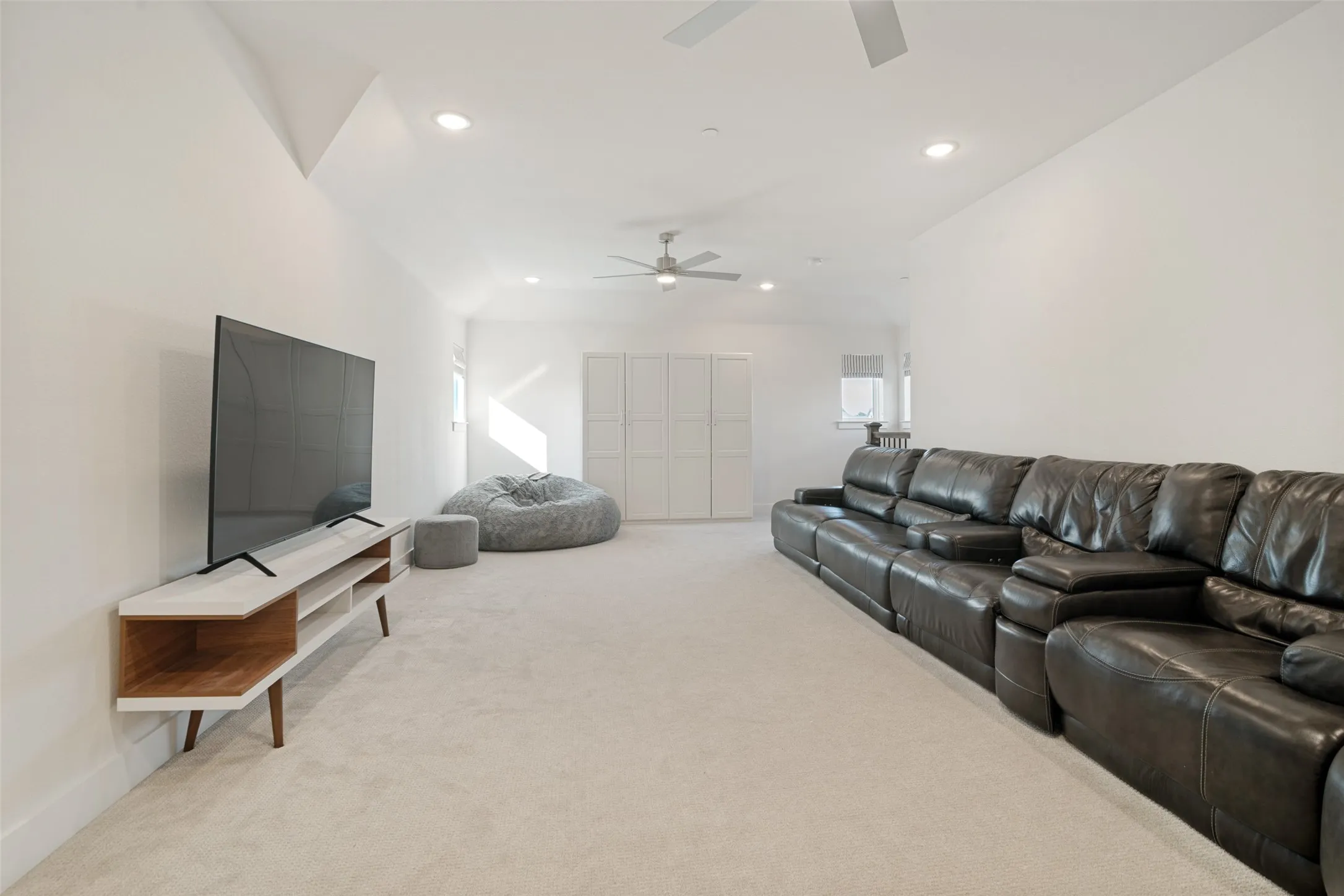Single Family Residence For Sale in Collin County , 1025 Sugar Bars Drive, Lucas, Texas 75002, 4 Bedroom, 4 Bathroom, 3 Garage spaces, 3,443 Sqft, built in 2021, mls#21301776, Real Estate Agent in Lucas, Homes For Sale in Collin county, Homes For Sale in Lucas, Realtor in Lucas Texas, Real Estate Brokerage Independent Realty Texas, Luminita Cordes Realtor