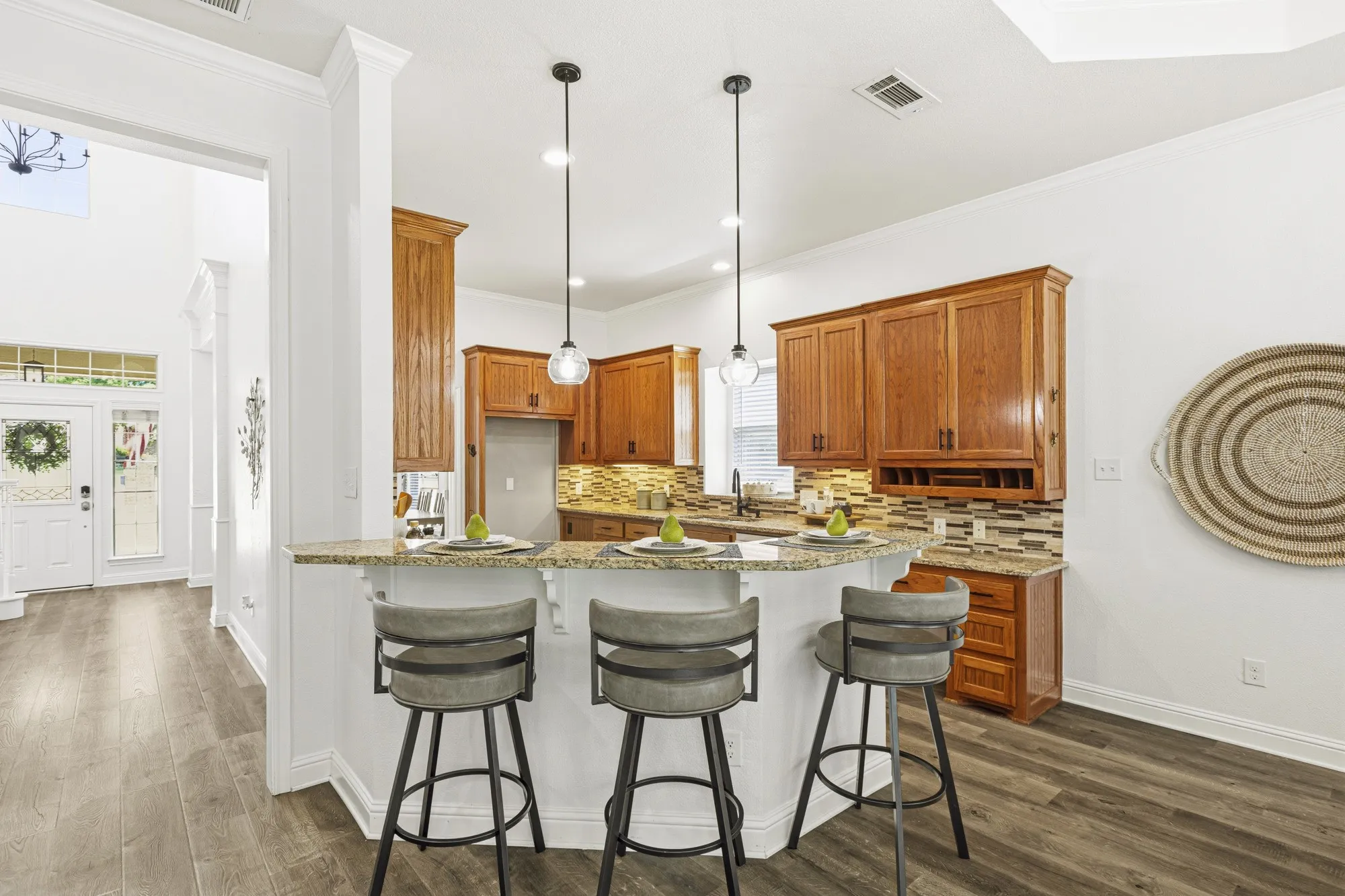 Single Family Residence For Sale in Tarrant County , 308 Leeward Circle, Azle, Texas 76020, 4 Bedroom, 3 Bathroom, 2 Garage spaces, 2,994 Sqft, built in 1999, mls#21306321, Real Estate Agent in Azle, Homes For Sale in Tarrant county, Homes For Sale in Azle, Realtor in Azle Texas, Real Estate Brokerage Independent Realty Texas, Luminita Cordes Realtor