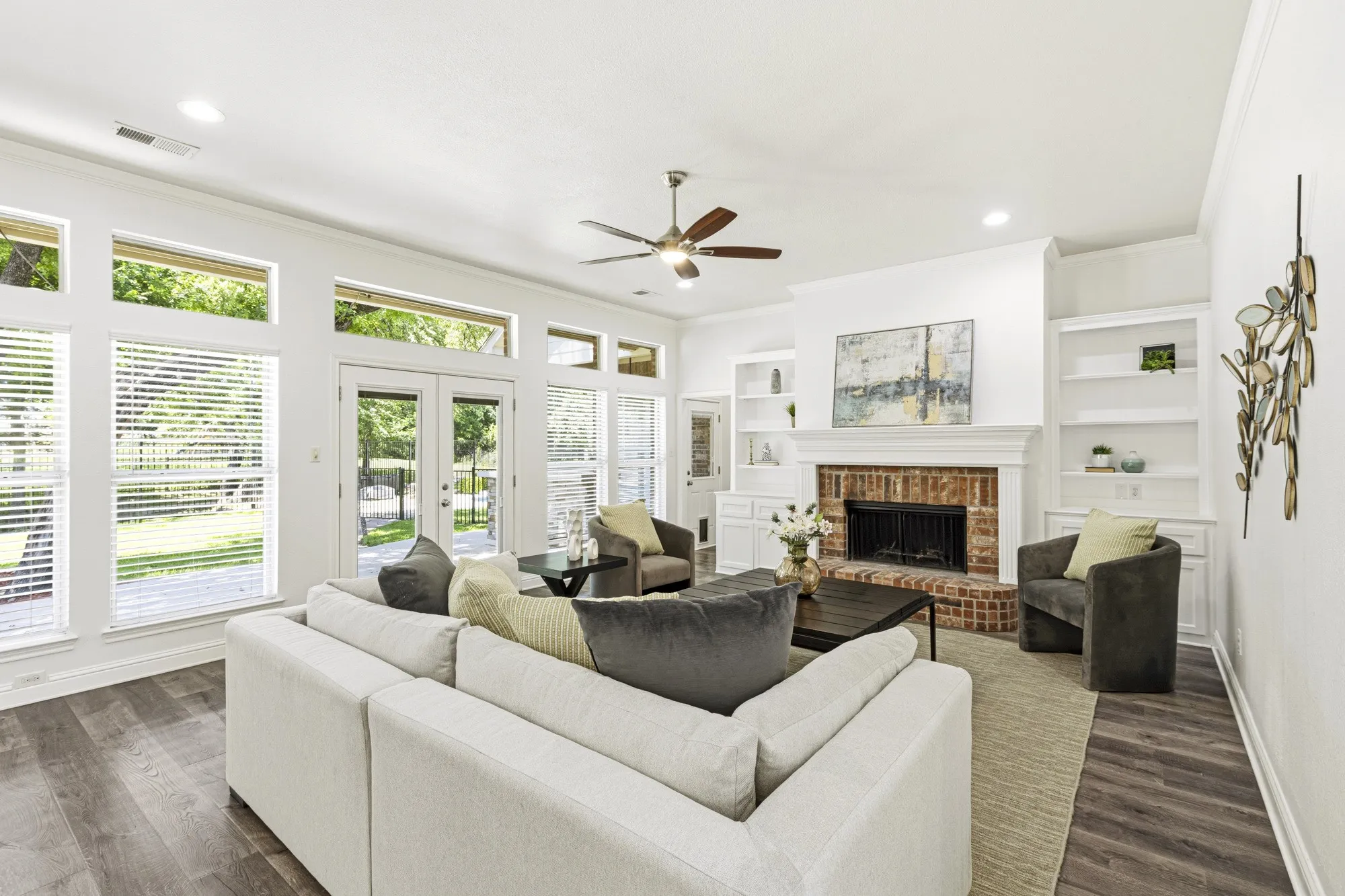 Single Family Residence For Sale in Tarrant County , 308 Leeward Circle, Azle, Texas 76020, 4 Bedroom, 3 Bathroom, 2 Garage spaces, 2,994 Sqft, built in 1999, mls#21306321, Real Estate Agent in Azle, Homes For Sale in Tarrant county, Homes For Sale in Azle, Realtor in Azle Texas, Real Estate Brokerage Independent Realty Texas, Luminita Cordes Realtor