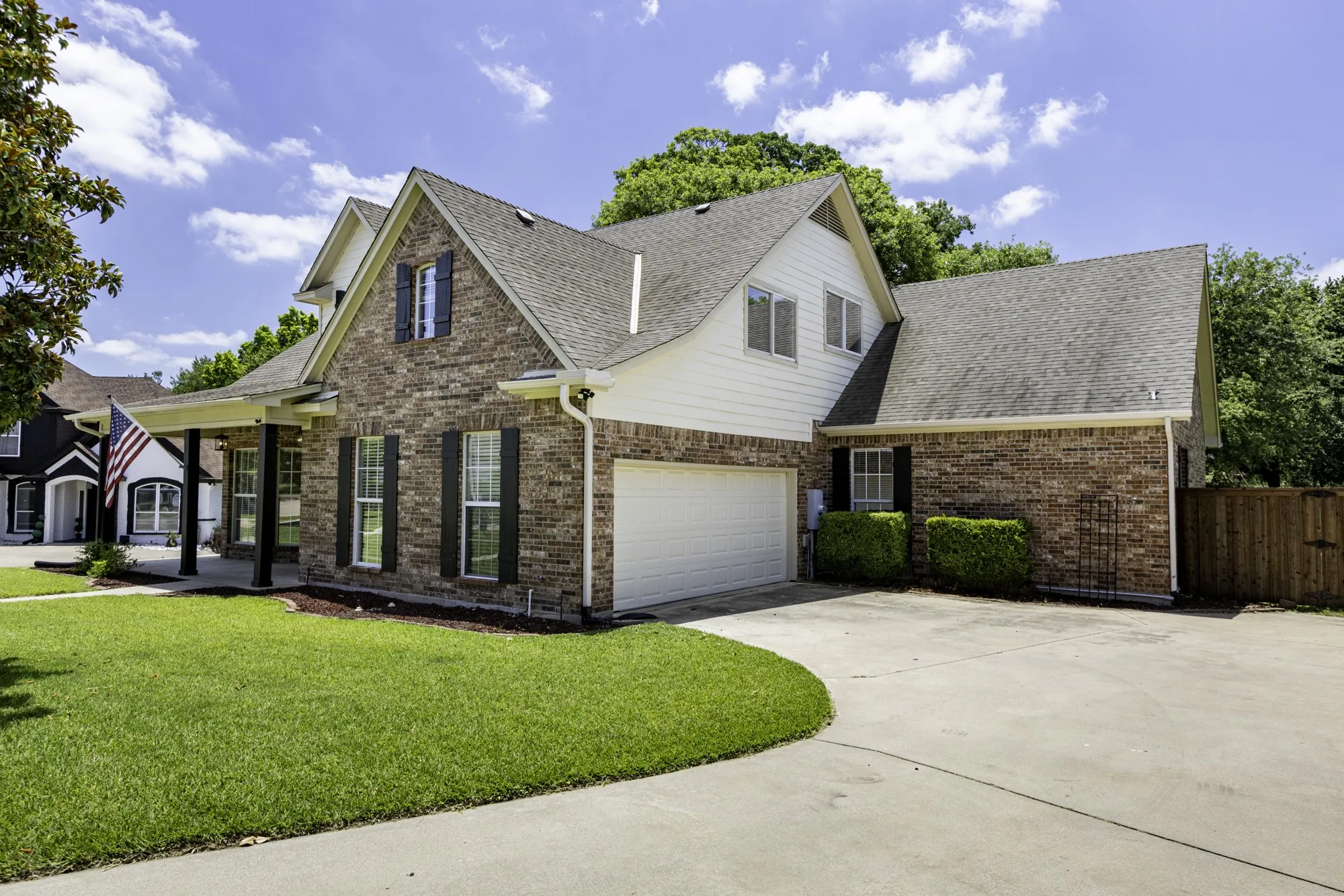 Single Family Residence For Sale in Tarrant County , 308 Leeward Circle, Azle, Texas 76020, 4 Bedroom, 3 Bathroom, 2 Garage spaces, 2,994 Sqft, built in 1999, mls#21306321, Real Estate Agent in Azle, Homes For Sale in Tarrant county, Homes For Sale in Azle, Realtor in Azle Texas, Real Estate Brokerage Independent Realty Texas, Luminita Cordes Realtor