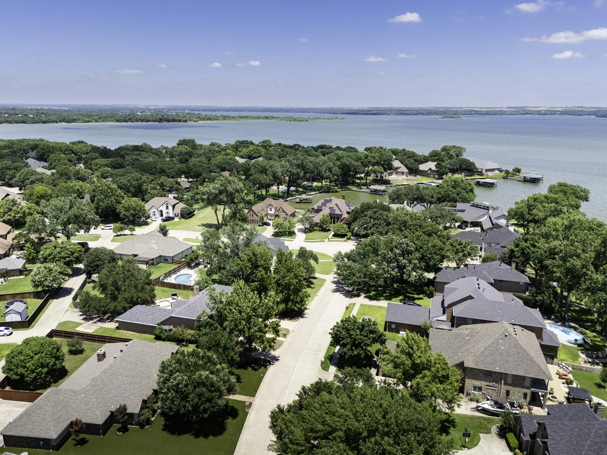 Single Family Residence For Sale in Tarrant County , 308 Leeward Circle, Azle, Texas 76020, 4 Bedroom, 3 Bathroom, 2 Garage spaces, 2,994 Sqft, built in 1999, mls#21306321, Real Estate Agent in Azle, Homes For Sale in Tarrant county, Homes For Sale in Azle, Realtor in Azle Texas, Real Estate Brokerage Independent Realty Texas, Luminita Cordes Realtor