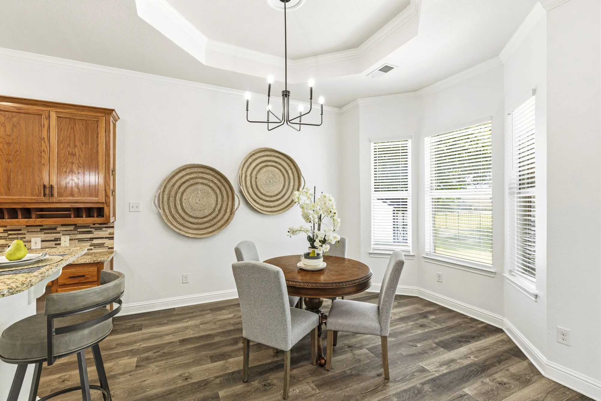 Single Family Residence For Sale in Tarrant County , 308 Leeward Circle, Azle, Texas 76020, 4 Bedroom, 3 Bathroom, 2 Garage spaces, 2,994 Sqft, built in 1999, mls#21306321, Real Estate Agent in Azle, Homes For Sale in Tarrant county, Homes For Sale in Azle, Realtor in Azle Texas, Real Estate Brokerage Independent Realty Texas, Luminita Cordes Realtor