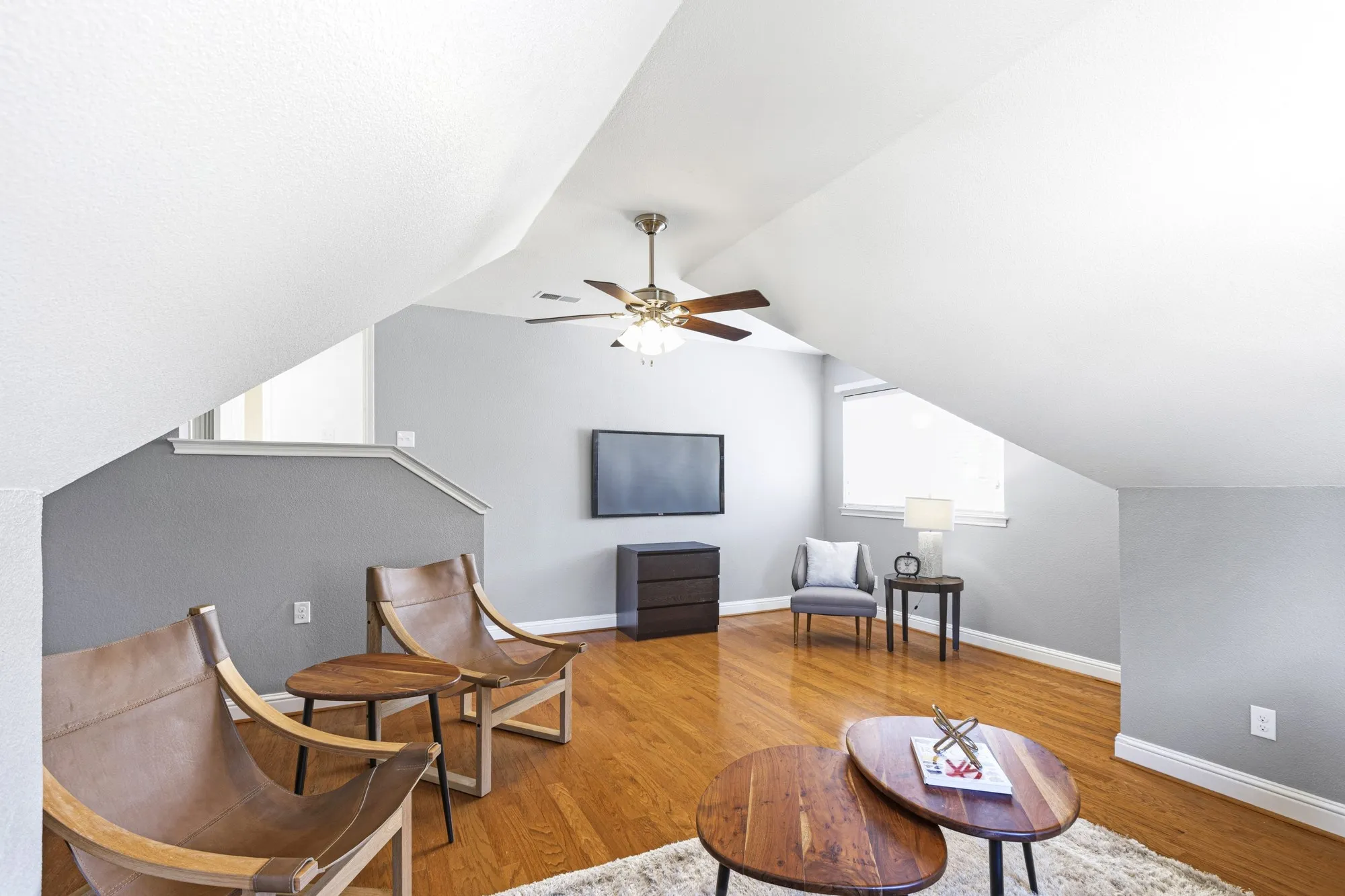 Single Family Residence For Sale in Tarrant County , 308 Leeward Circle, Azle, Texas 76020, 4 Bedroom, 3 Bathroom, 2 Garage spaces, 2,994 Sqft, built in 1999, mls#21306321, Real Estate Agent in Azle, Homes For Sale in Tarrant county, Homes For Sale in Azle, Realtor in Azle Texas, Real Estate Brokerage Independent Realty Texas, Luminita Cordes Realtor