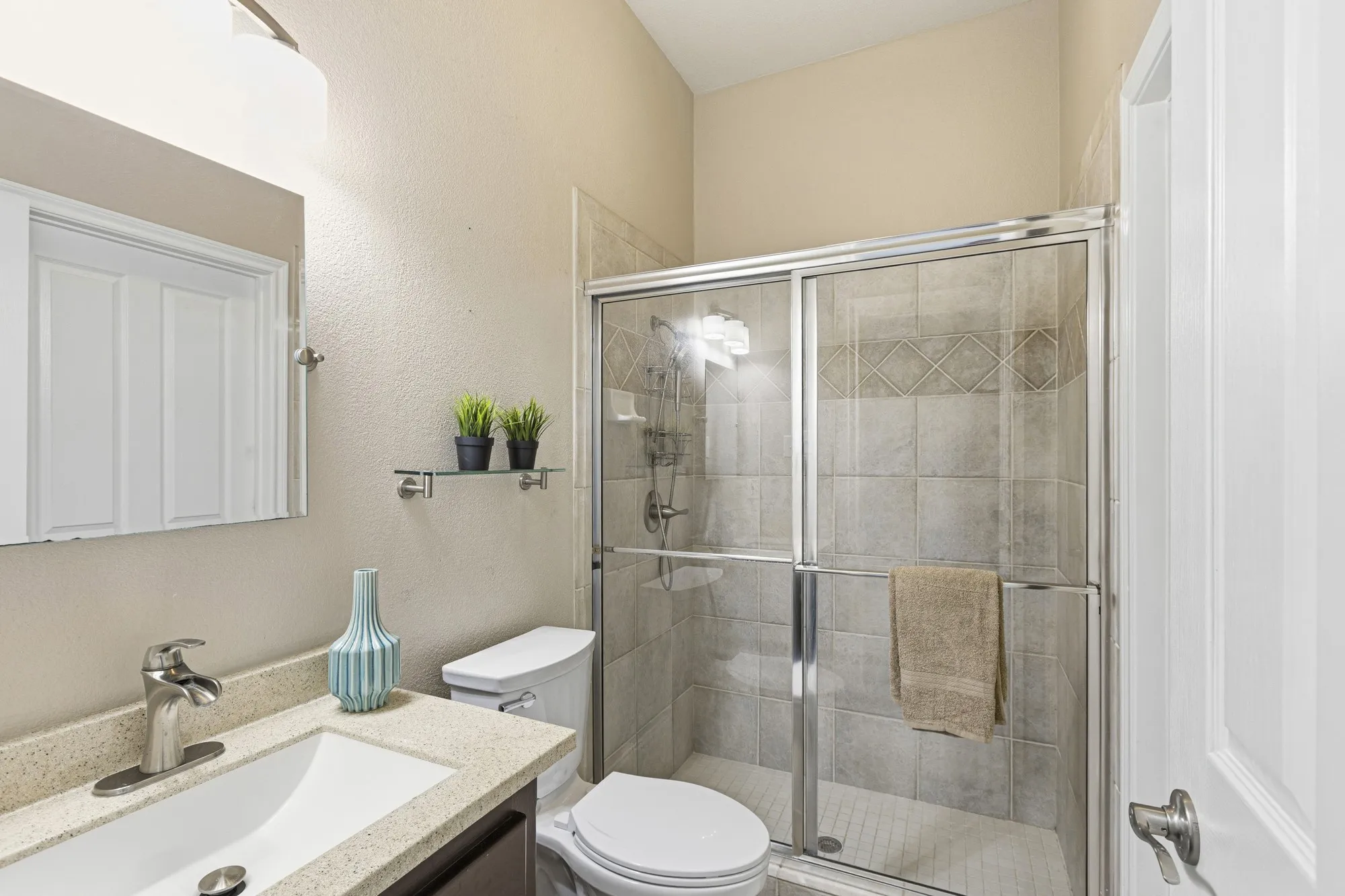 Single Family Residence For Sale in Tarrant County , 308 Leeward Circle, Azle, Texas 76020, 4 Bedroom, 3 Bathroom, 2 Garage spaces, 2,994 Sqft, built in 1999, mls#21306321, Real Estate Agent in Azle, Homes For Sale in Tarrant county, Homes For Sale in Azle, Realtor in Azle Texas, Real Estate Brokerage Independent Realty Texas, Luminita Cordes Realtor