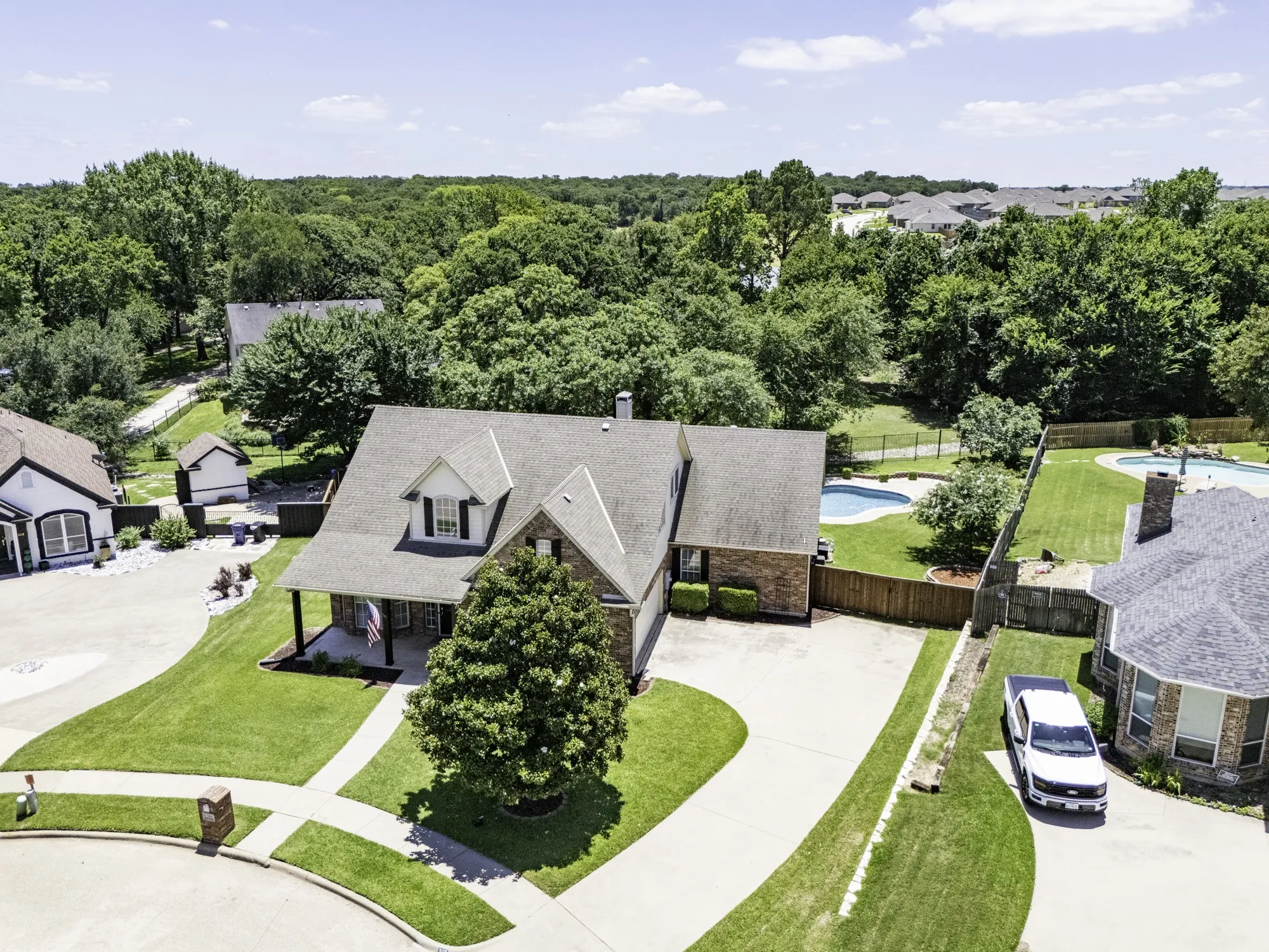 Single Family Residence For Sale in Tarrant County , 308 Leeward Circle, Azle, Texas 76020, 4 Bedroom, 3 Bathroom, 2 Garage spaces, 2,994 Sqft, built in 1999, mls#21306321, Real Estate Agent in Azle, Homes For Sale in Tarrant county, Homes For Sale in Azle, Realtor in Azle Texas, Real Estate Brokerage Independent Realty Texas, Luminita Cordes Realtor