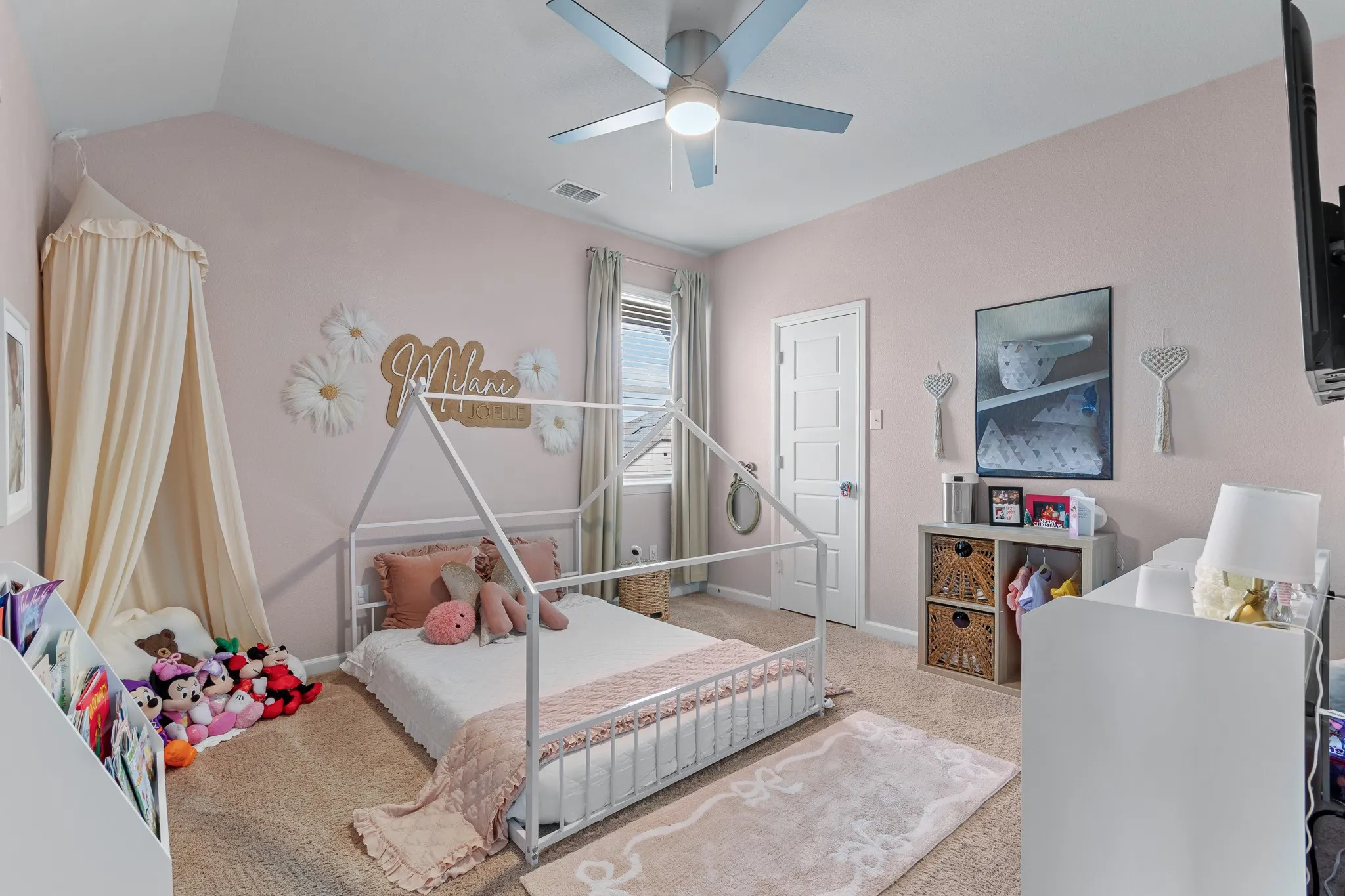Single Family Residence For Sale in Ellis County , 352 Boone Drive, Waxahachie, Texas 75165, 4 Bedrooms, 3 Bathrooms, 2 Garage spaces, 2,245 Sqft, built in 2021, Price $390,000, mls#21305081, Real Estate Agent in Waxahachie, Homes For Sale in Ellis county, Homes For Sale in Waxahachie, Realtor in Waxahachie Texas, Real Estate Brokerage Independent Realty Texas, Luminita Cordes Realtor