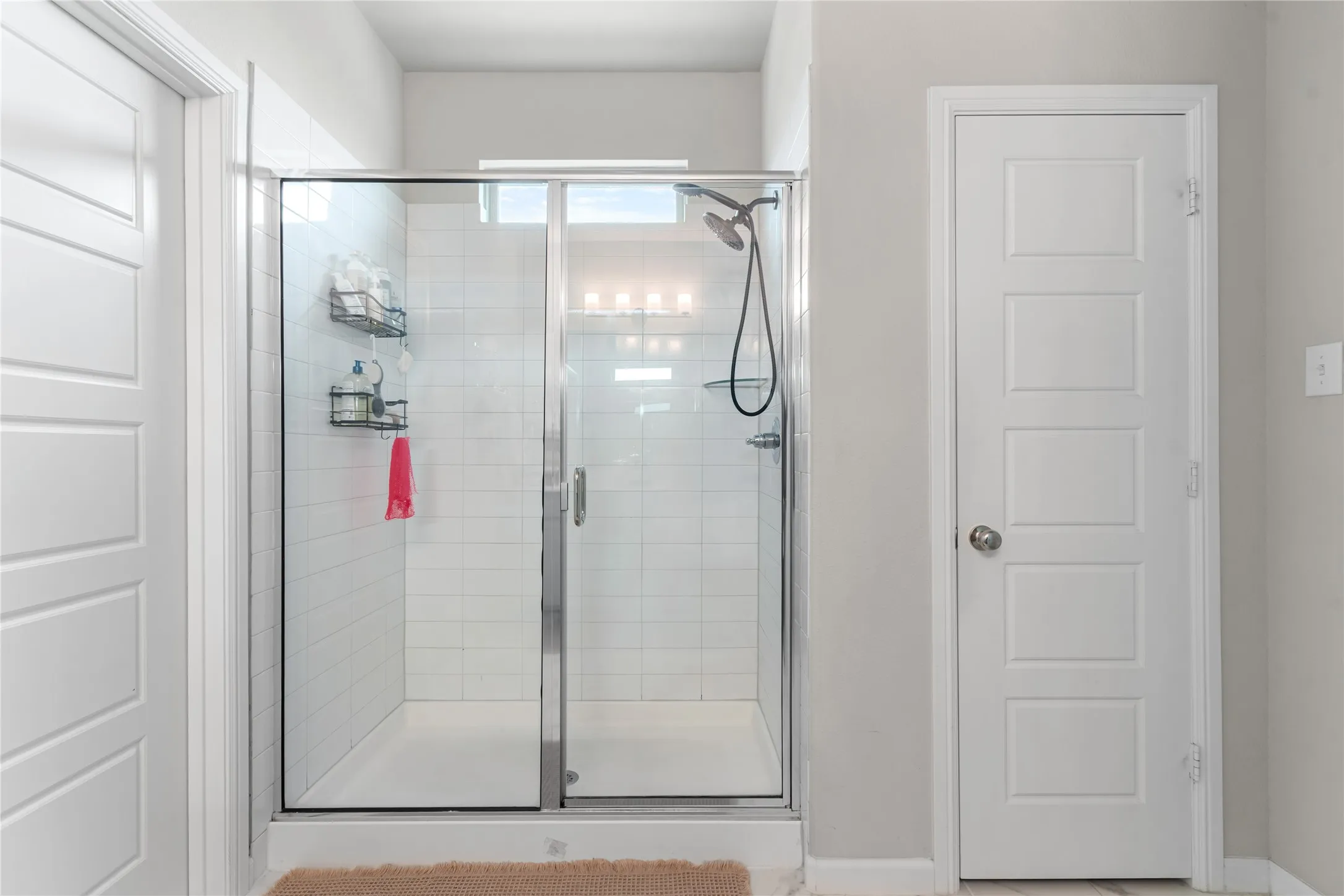 Single Family Residence For Sale in Ellis County , 352 Boone Drive, Waxahachie, Texas 75165, 4 Bedrooms, 3 Bathrooms, 2 Garage spaces, 2,245 Sqft, built in 2021, Price $390,000, mls#21305081, Real Estate Agent in Waxahachie, Homes For Sale in Ellis county, Homes For Sale in Waxahachie, Realtor in Waxahachie Texas, Real Estate Brokerage Independent Realty Texas, Luminita Cordes Realtor
