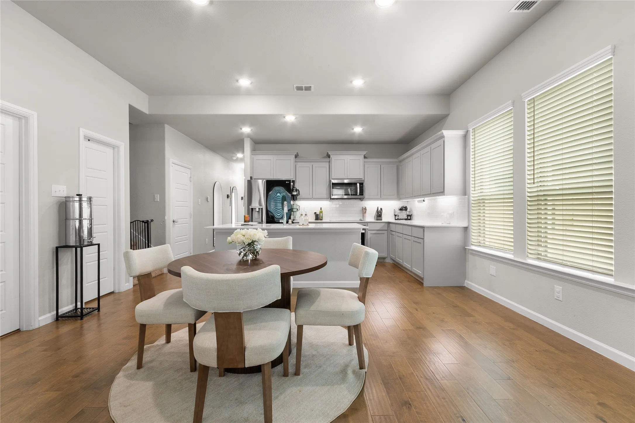 Single Family Residence For Sale in Ellis County , 352 Boone Drive, Waxahachie, Texas 75165, 4 Bedrooms, 3 Bathrooms, 2 Garage spaces, 2,245 Sqft, built in 2021, Price $390,000, mls#21305081, Real Estate Agent in Waxahachie, Homes For Sale in Ellis county, Homes For Sale in Waxahachie, Realtor in Waxahachie Texas, Real Estate Brokerage Independent Realty Texas, Luminita Cordes Realtor