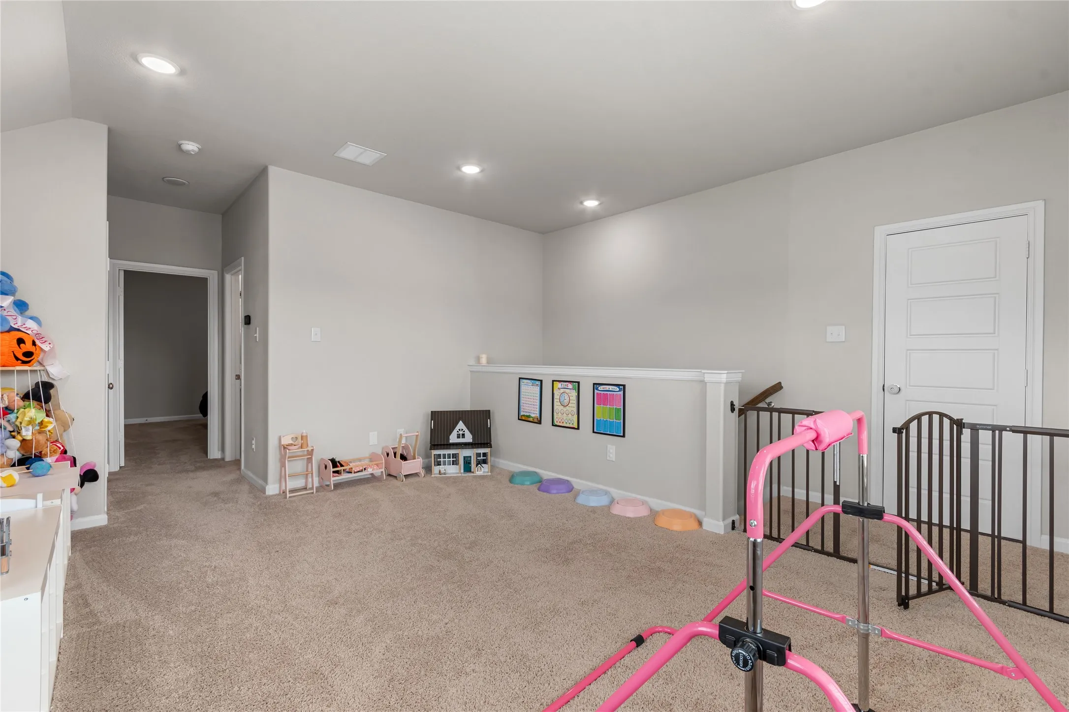 Single Family Residence For Sale in Ellis County , 352 Boone Drive, Waxahachie, Texas 75165, 4 Bedrooms, 3 Bathrooms, 2 Garage spaces, 2,245 Sqft, built in 2021, Price $390,000, mls#21305081, Real Estate Agent in Waxahachie, Homes For Sale in Ellis county, Homes For Sale in Waxahachie, Realtor in Waxahachie Texas, Real Estate Brokerage Independent Realty Texas, Luminita Cordes Realtor