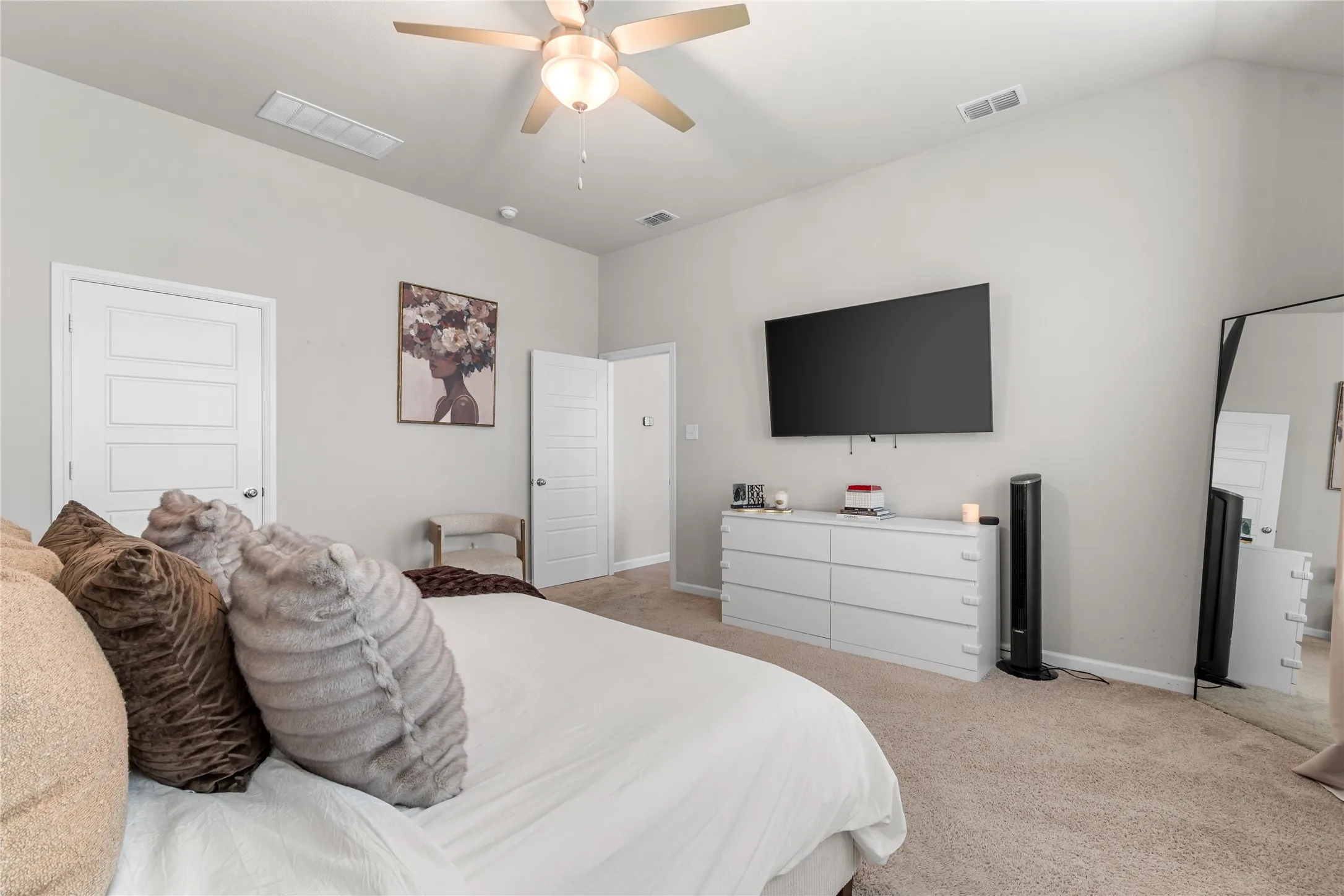 Single Family Residence For Sale in Ellis County , 352 Boone Drive, Waxahachie, Texas 75165, 4 Bedrooms, 3 Bathrooms, 2 Garage spaces, 2,245 Sqft, built in 2021, Price $390,000, mls#21305081, Real Estate Agent in Waxahachie, Homes For Sale in Ellis county, Homes For Sale in Waxahachie, Realtor in Waxahachie Texas, Real Estate Brokerage Independent Realty Texas, Luminita Cordes Realtor