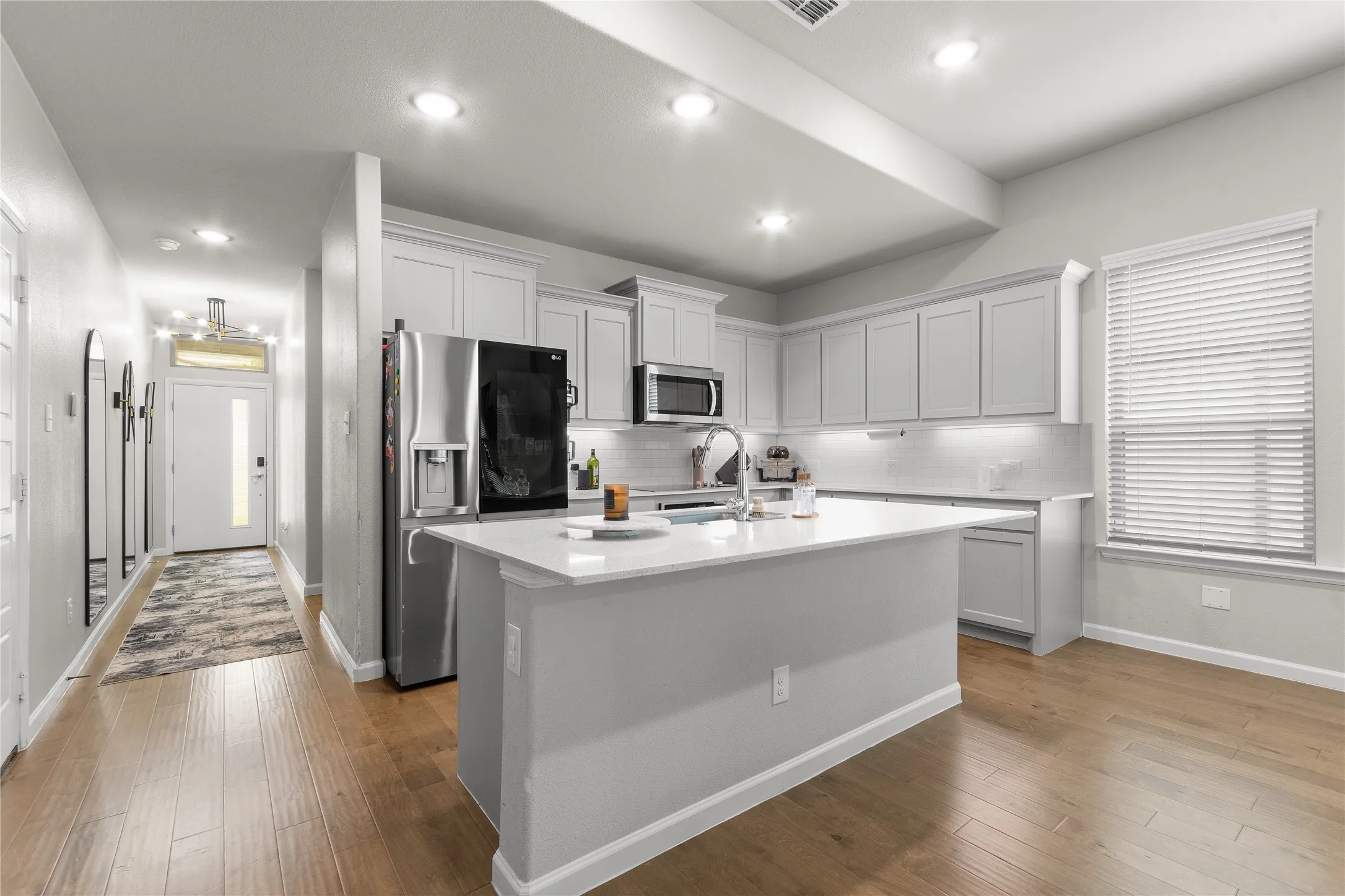 Single Family Residence For Sale in Ellis County , 352 Boone Drive, Waxahachie, Texas 75165, 4 Bedrooms, 3 Bathrooms, 2 Garage spaces, 2,245 Sqft, built in 2021, Price $390,000, mls#21305081, Real Estate Agent in Waxahachie, Homes For Sale in Ellis county, Homes For Sale in Waxahachie, Realtor in Waxahachie Texas, Real Estate Brokerage Independent Realty Texas, Luminita Cordes Realtor