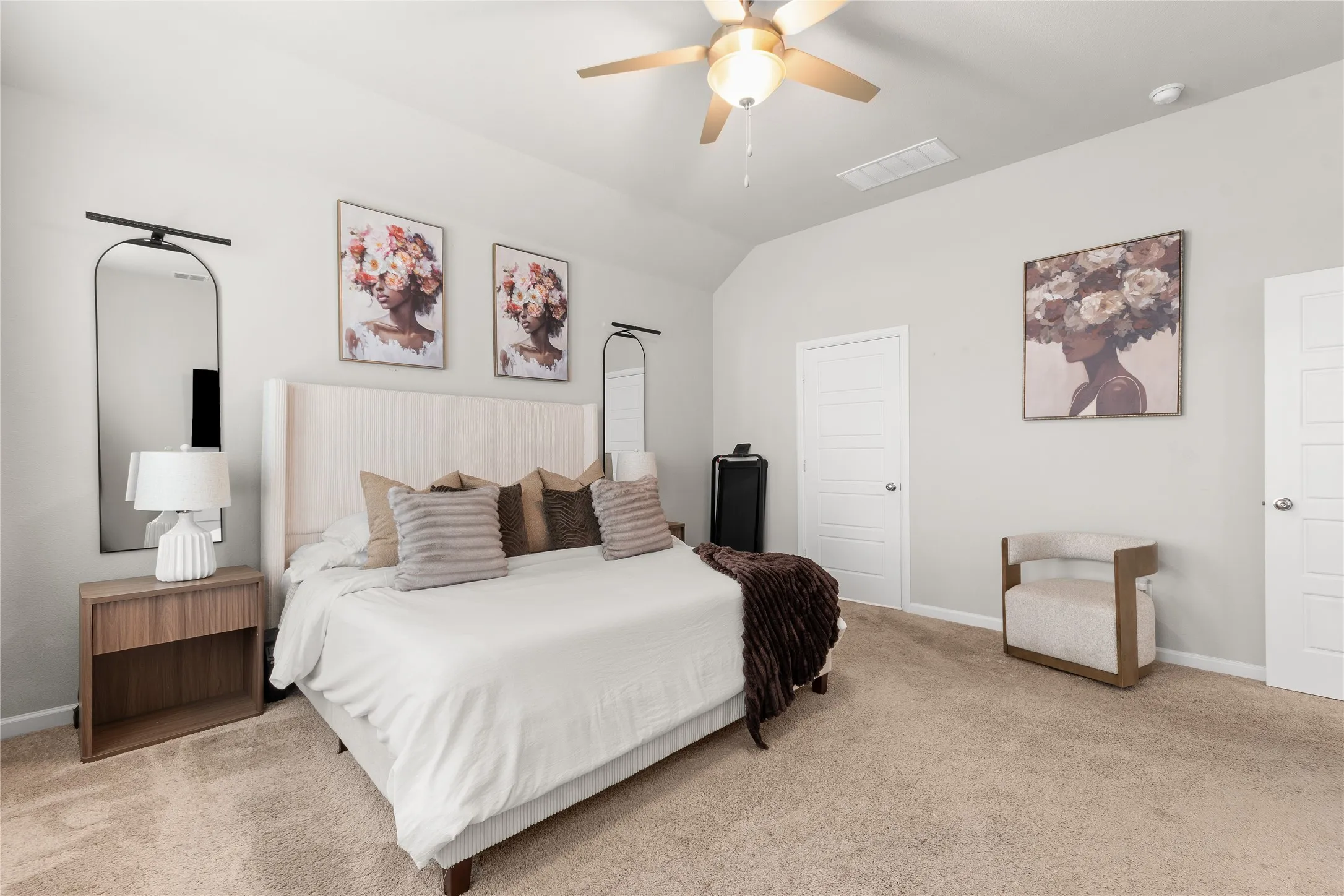 Single Family Residence For Sale in Ellis County , 352 Boone Drive, Waxahachie, Texas 75165, 4 Bedrooms, 3 Bathrooms, 2 Garage spaces, 2,245 Sqft, built in 2021, Price $390,000, mls#21305081, Real Estate Agent in Waxahachie, Homes For Sale in Ellis county, Homes For Sale in Waxahachie, Realtor in Waxahachie Texas, Real Estate Brokerage Independent Realty Texas, Luminita Cordes Realtor
