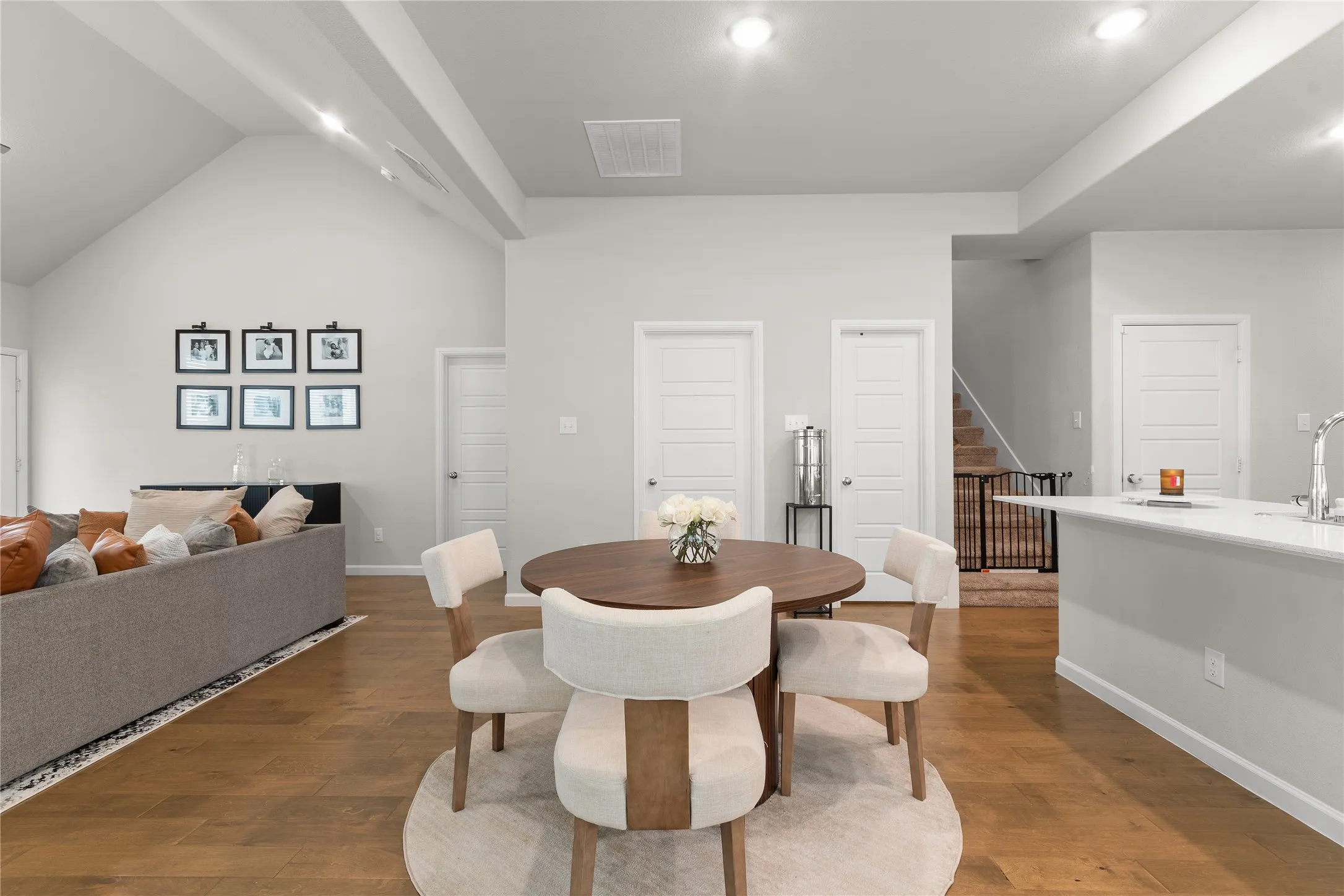 Single Family Residence For Sale in Ellis County , 352 Boone Drive, Waxahachie, Texas 75165, 4 Bedrooms, 3 Bathrooms, 2 Garage spaces, 2,245 Sqft, built in 2021, Price $390,000, mls#21305081, Real Estate Agent in Waxahachie, Homes For Sale in Ellis county, Homes For Sale in Waxahachie, Realtor in Waxahachie Texas, Real Estate Brokerage Independent Realty Texas, Luminita Cordes Realtor