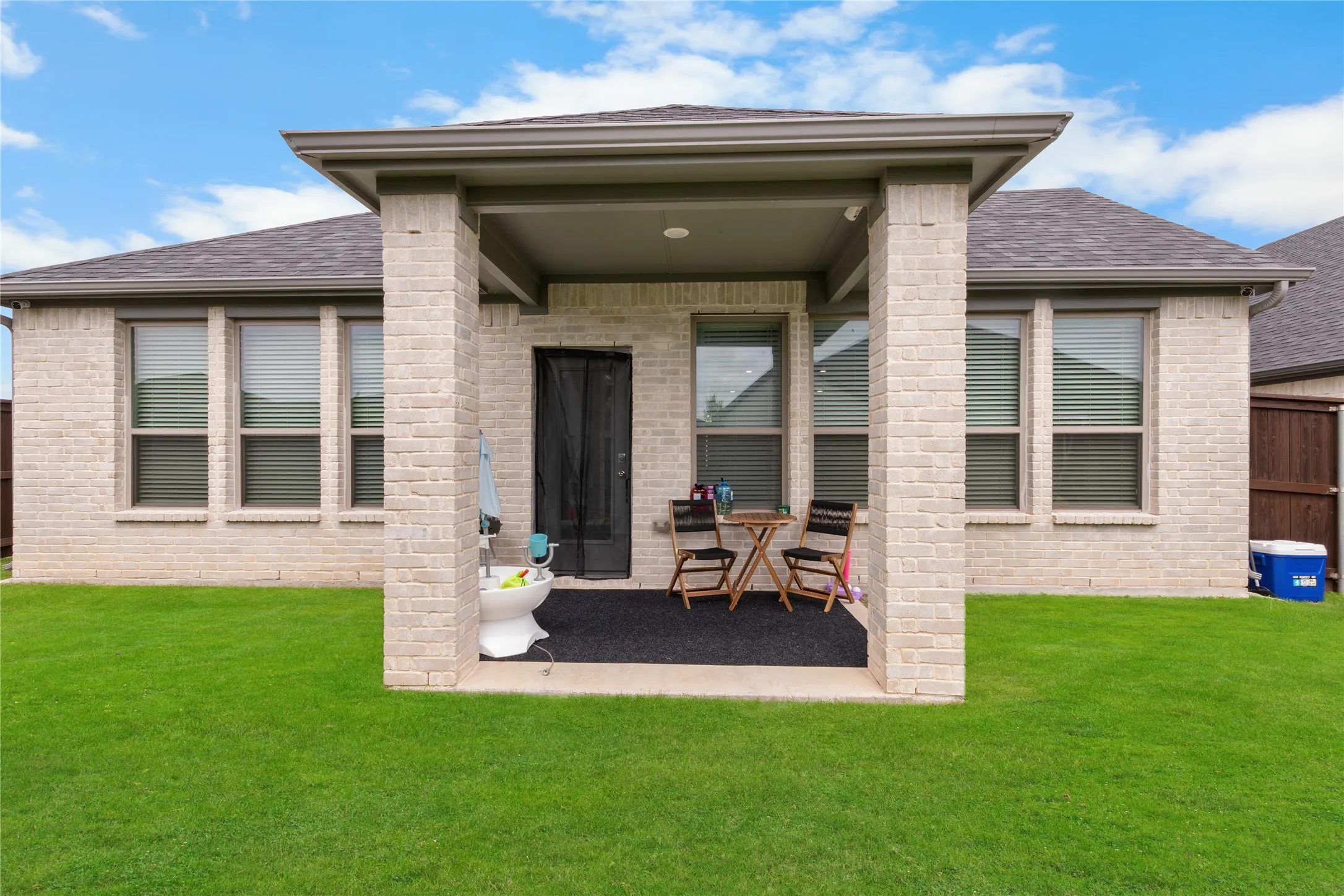 Single Family Residence For Sale in Ellis County , 352 Boone Drive, Waxahachie, Texas 75165, 4 Bedrooms, 3 Bathrooms, 2 Garage spaces, 2,245 Sqft, built in 2021, Price $390,000, mls#21305081, Real Estate Agent in Waxahachie, Homes For Sale in Ellis county, Homes For Sale in Waxahachie, Realtor in Waxahachie Texas, Real Estate Brokerage Independent Realty Texas, Luminita Cordes Realtor