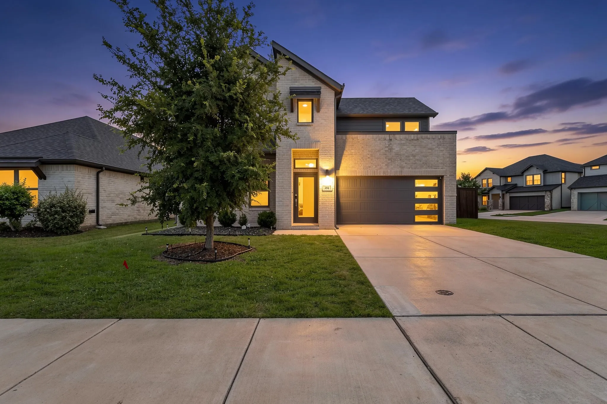 Single Family Residence For Sale in Ellis County , 352 Boone Drive, Waxahachie, Texas 75165, 4 Bedrooms, 3 Bathrooms, 2 Garage spaces, 2,245 Sqft, built in 2021, Price $390,000, mls#21305081, Real Estate Agent in Waxahachie, Homes For Sale in Ellis county, Homes For Sale in Waxahachie, Realtor in Waxahachie Texas, Real Estate Brokerage Independent Realty Texas, Luminita Cordes Realtor