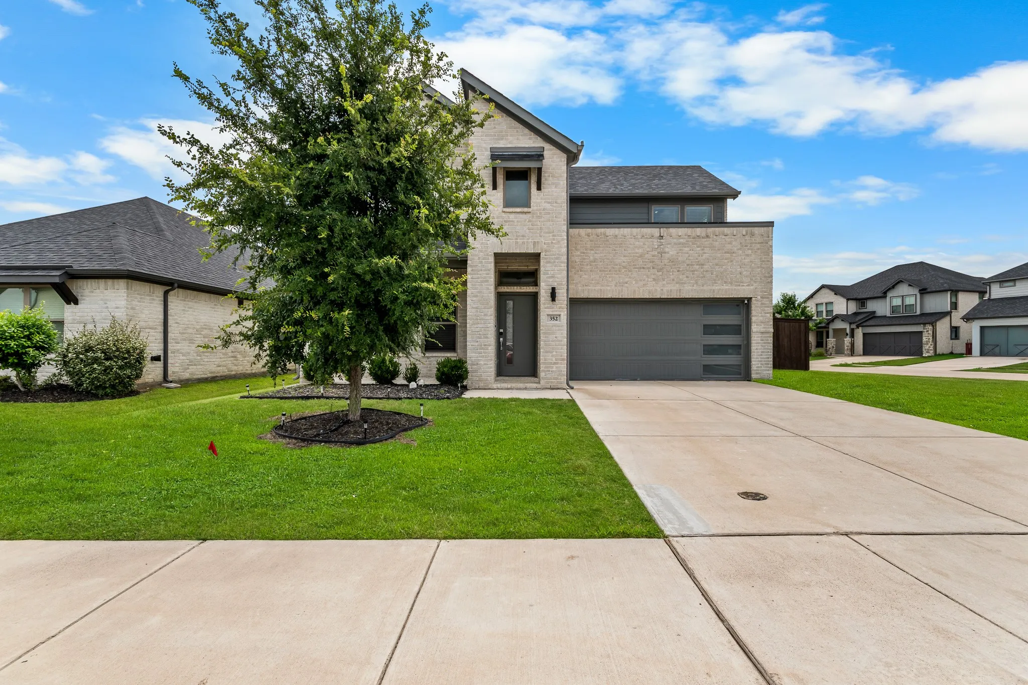 Single Family Residence For Sale in Ellis County , 352 Boone Drive, Waxahachie, Texas 75165, 4 Bedrooms, 3 Bathrooms, 2 Garage spaces, 2,245 Sqft, built in 2021, Price $390,000, mls#21305081, Real Estate Agent in Waxahachie, Homes For Sale in Ellis county, Homes For Sale in Waxahachie, Realtor in Waxahachie Texas, Real Estate Brokerage Independent Realty Texas, Luminita Cordes Realtor