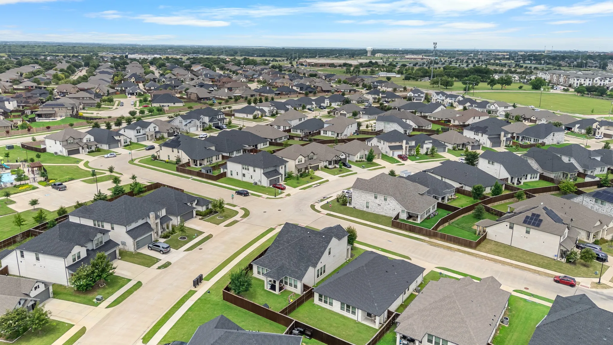 Single Family Residence For Sale in Ellis County , 352 Boone Drive, Waxahachie, Texas 75165, 4 Bedrooms, 3 Bathrooms, 2 Garage spaces, 2,245 Sqft, built in 2021, Price $390,000, mls#21305081, Real Estate Agent in Waxahachie, Homes For Sale in Ellis county, Homes For Sale in Waxahachie, Realtor in Waxahachie Texas, Real Estate Brokerage Independent Realty Texas, Luminita Cordes Realtor