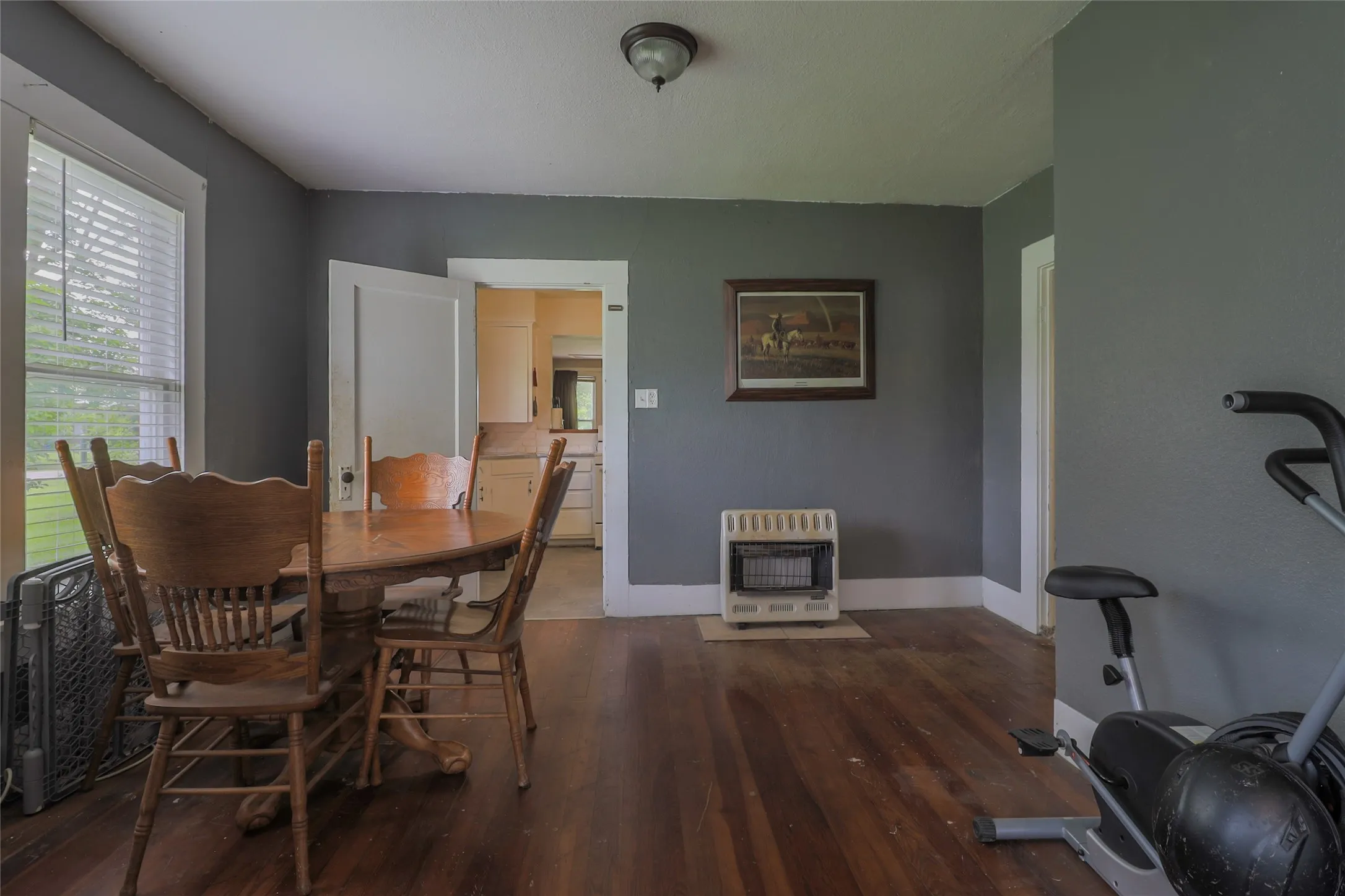Single Family Residence For Sale in Van Zandt County , 518 N Green Street, Grand Saline, Texas 75140, 2 Bedrooms, 1 Bathroom, Garage spaces, 1,302 Sqft, built in 1957, Price $115,000, mls#21307160, Real Estate Agent in Grand Saline, Homes For Sale in Van Zandt county, Homes For Sale in Grand Saline, Realtor in Grand Saline Texas, Real Estate Brokerage Independent Realty Texas, Luminita Cordes Realtor