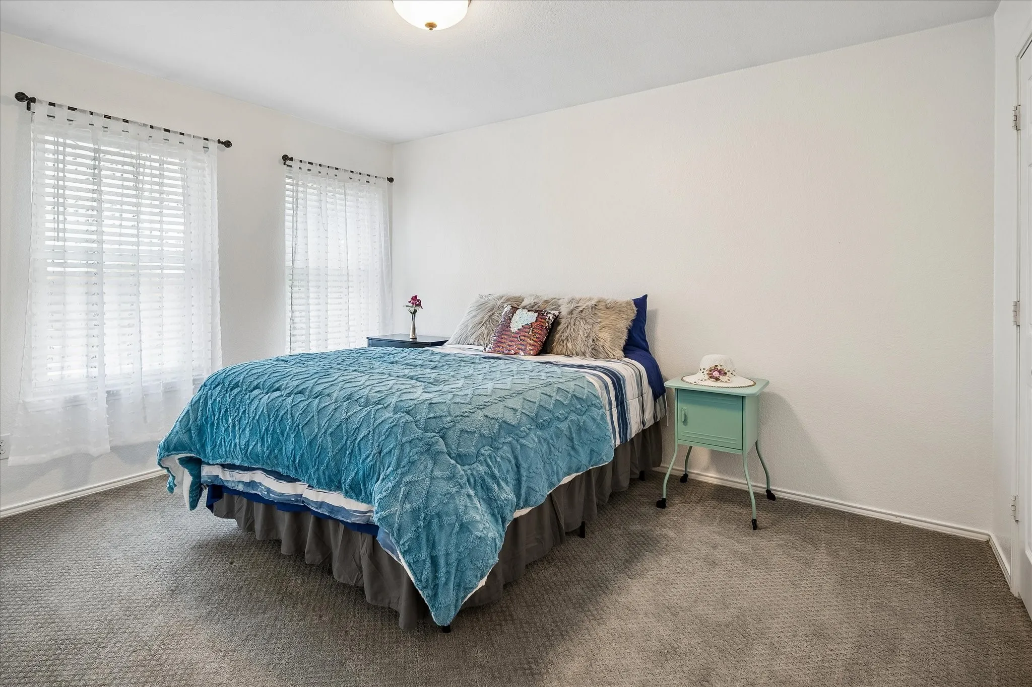 Neutral-toned carpet flooring