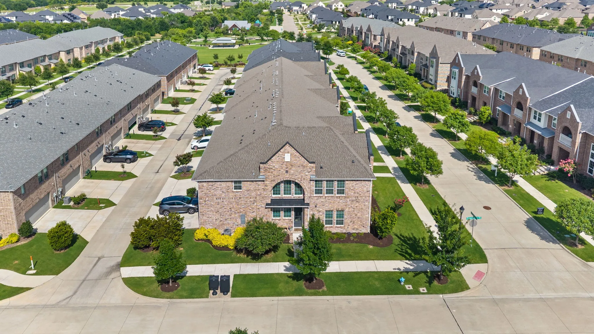 Townhouse For Sale in Collin County , 7210 Switchgrass Road, Frisco, Texas 75033, 3 Bedroom, 3 Bathroom, 2 Garage spaces, 2,132 Sqft, built in 2019, mls#21307142, Real Estate Agent in Frisco, Homes For Sale in Collin county, Homes For Sale in Frisco, Realtor in Frisco Texas, Real Estate Brokerage Independent Realty Texas, Luminita Cordes Realtor