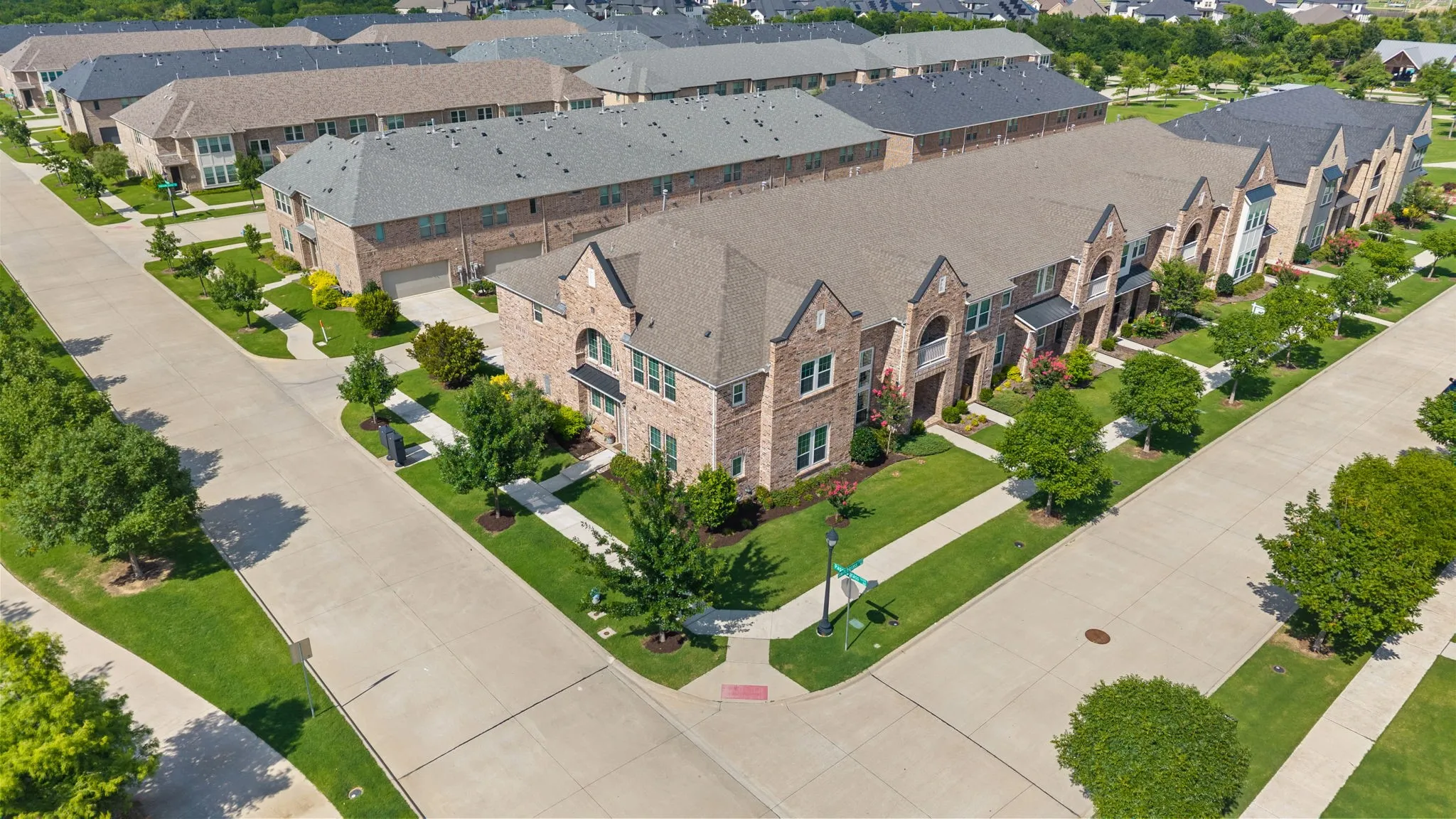 Townhouse For Sale in Collin County , 7210 Switchgrass Road, Frisco, Texas 75033, 3 Bedroom, 3 Bathroom, 2 Garage spaces, 2,132 Sqft, built in 2019, mls#21307142, Real Estate Agent in Frisco, Homes For Sale in Collin county, Homes For Sale in Frisco, Realtor in Frisco Texas, Real Estate Brokerage Independent Realty Texas, Luminita Cordes Realtor