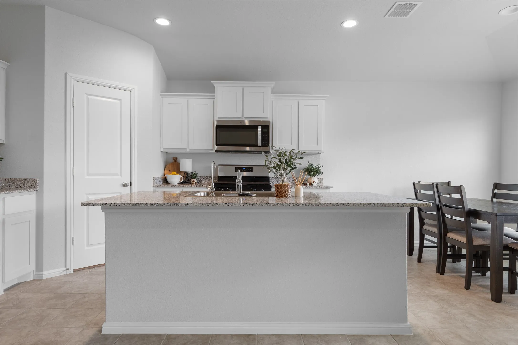 Single Family Residence For Sale in Denton County , 5901 Harvey Gap Lane, Denton, Texas 76226, 3 Bedroom, 2 Bathroom, 2 Garage spaces, 1,318 Sqft, built in 2023, mls#21305561, Real Estate Agent in Denton, Homes For Sale in Denton county, Homes For Sale in Denton, Realtor in Denton Texas, Real Estate Brokerage Independent Realty Texas, Luminita Cordes Realtor