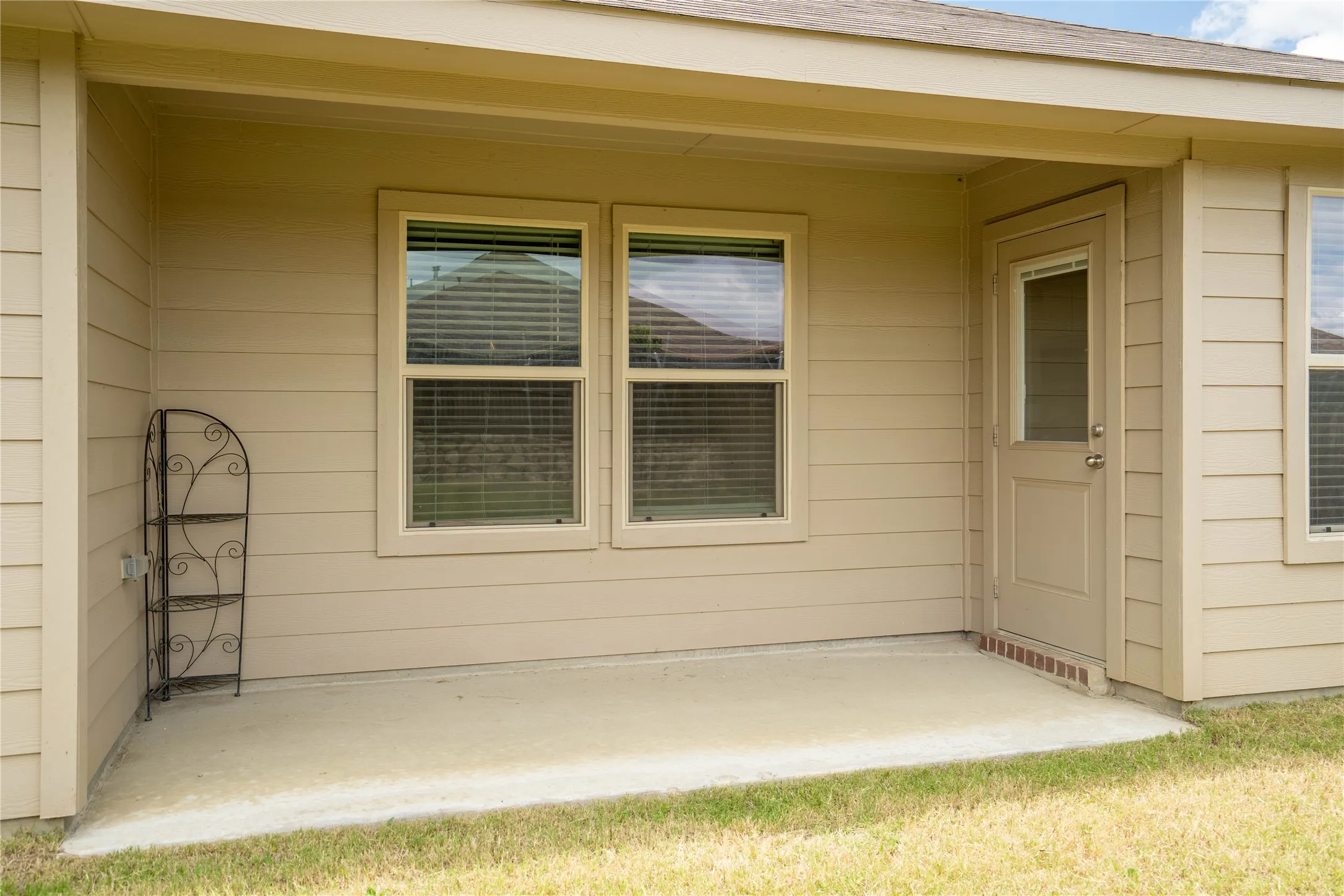 Single Family Residence For Sale in Denton County , 5901 Harvey Gap Lane, Denton, Texas 76226, 3 Bedroom, 2 Bathroom, 2 Garage spaces, 1,318 Sqft, built in 2023, mls#21305561, Real Estate Agent in Denton, Homes For Sale in Denton county, Homes For Sale in Denton, Realtor in Denton Texas, Real Estate Brokerage Independent Realty Texas, Luminita Cordes Realtor