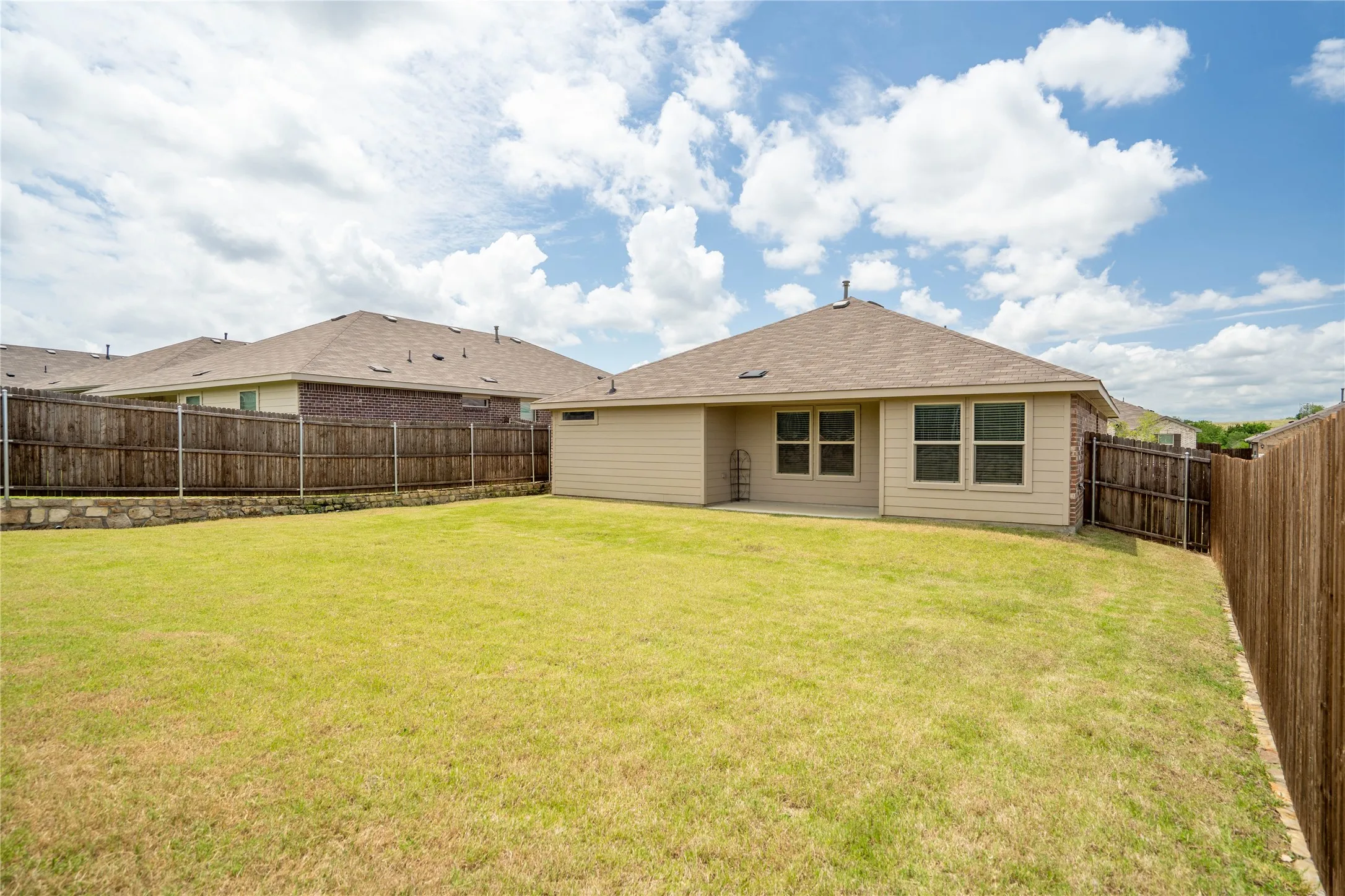 Single Family Residence For Sale in Denton County , 5901 Harvey Gap Lane, Denton, Texas 76226, 3 Bedroom, 2 Bathroom, 2 Garage spaces, 1,318 Sqft, built in 2023, mls#21305561, Real Estate Agent in Denton, Homes For Sale in Denton county, Homes For Sale in Denton, Realtor in Denton Texas, Real Estate Brokerage Independent Realty Texas, Luminita Cordes Realtor