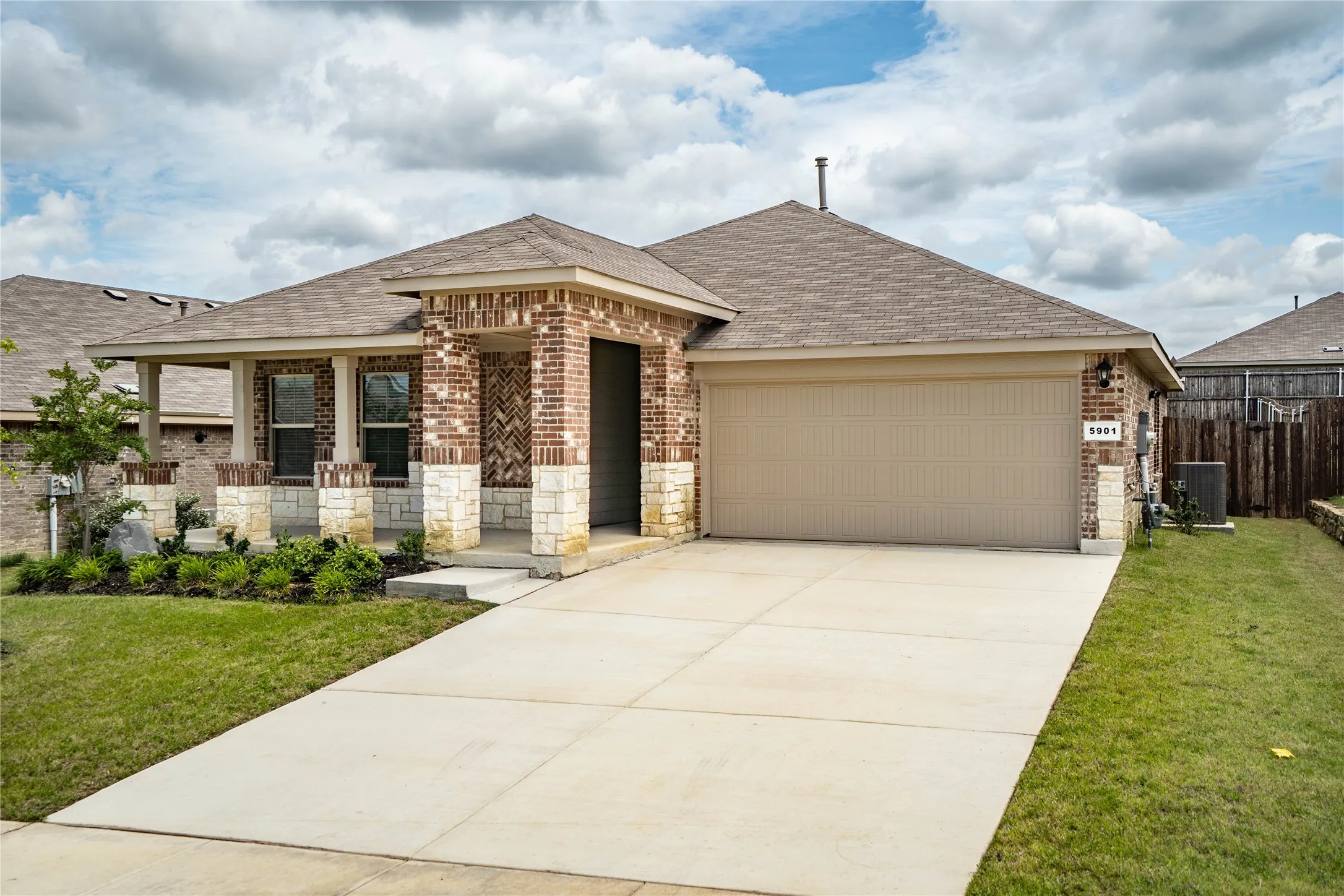 Single Family Residence For Sale in Denton County , 5901 Harvey Gap Lane, Denton, Texas 76226, 3 Bedroom, 2 Bathroom, 2 Garage spaces, 1,318 Sqft, built in 2023, mls#21305561, Real Estate Agent in Denton, Homes For Sale in Denton county, Homes For Sale in Denton, Realtor in Denton Texas, Real Estate Brokerage Independent Realty Texas, Luminita Cordes Realtor