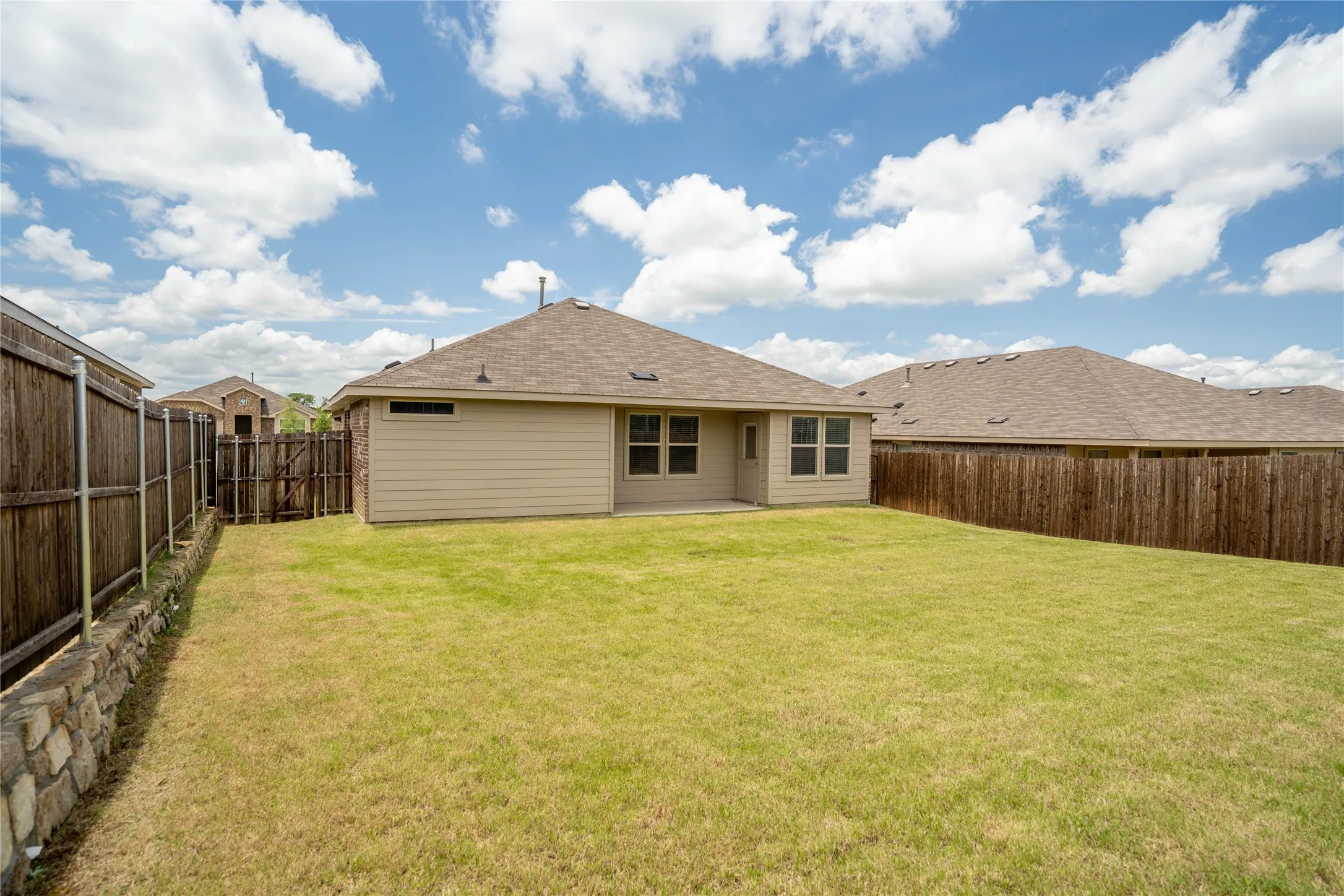 Single Family Residence For Sale in Denton County , 5901 Harvey Gap Lane, Denton, Texas 76226, 3 Bedroom, 2 Bathroom, 2 Garage spaces, 1,318 Sqft, built in 2023, mls#21305561, Real Estate Agent in Denton, Homes For Sale in Denton county, Homes For Sale in Denton, Realtor in Denton Texas, Real Estate Brokerage Independent Realty Texas, Luminita Cordes Realtor