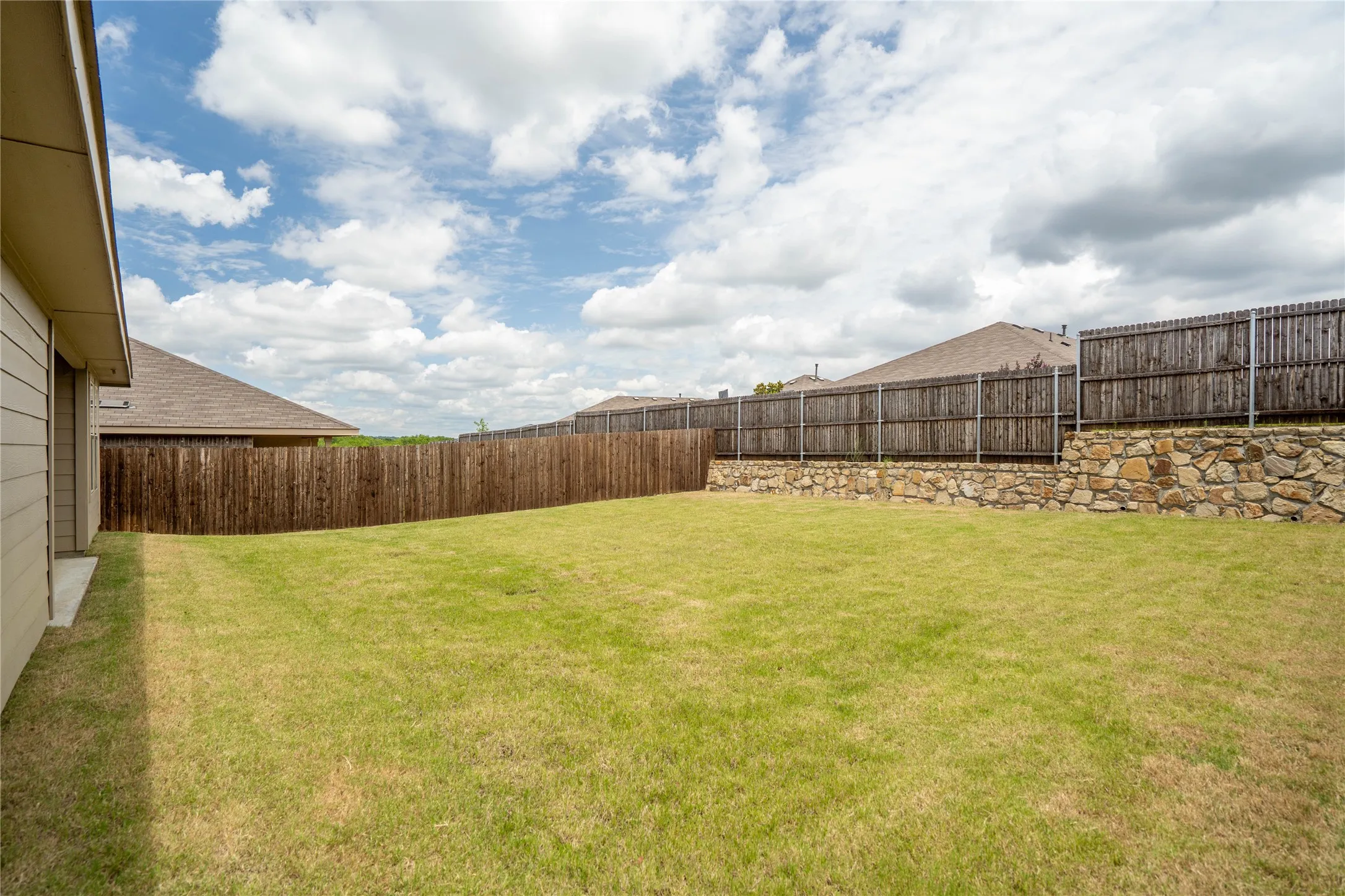 Single Family Residence For Sale in Denton County , 5901 Harvey Gap Lane, Denton, Texas 76226, 3 Bedroom, 2 Bathroom, 2 Garage spaces, 1,318 Sqft, built in 2023, mls#21305561, Real Estate Agent in Denton, Homes For Sale in Denton county, Homes For Sale in Denton, Realtor in Denton Texas, Real Estate Brokerage Independent Realty Texas, Luminita Cordes Realtor