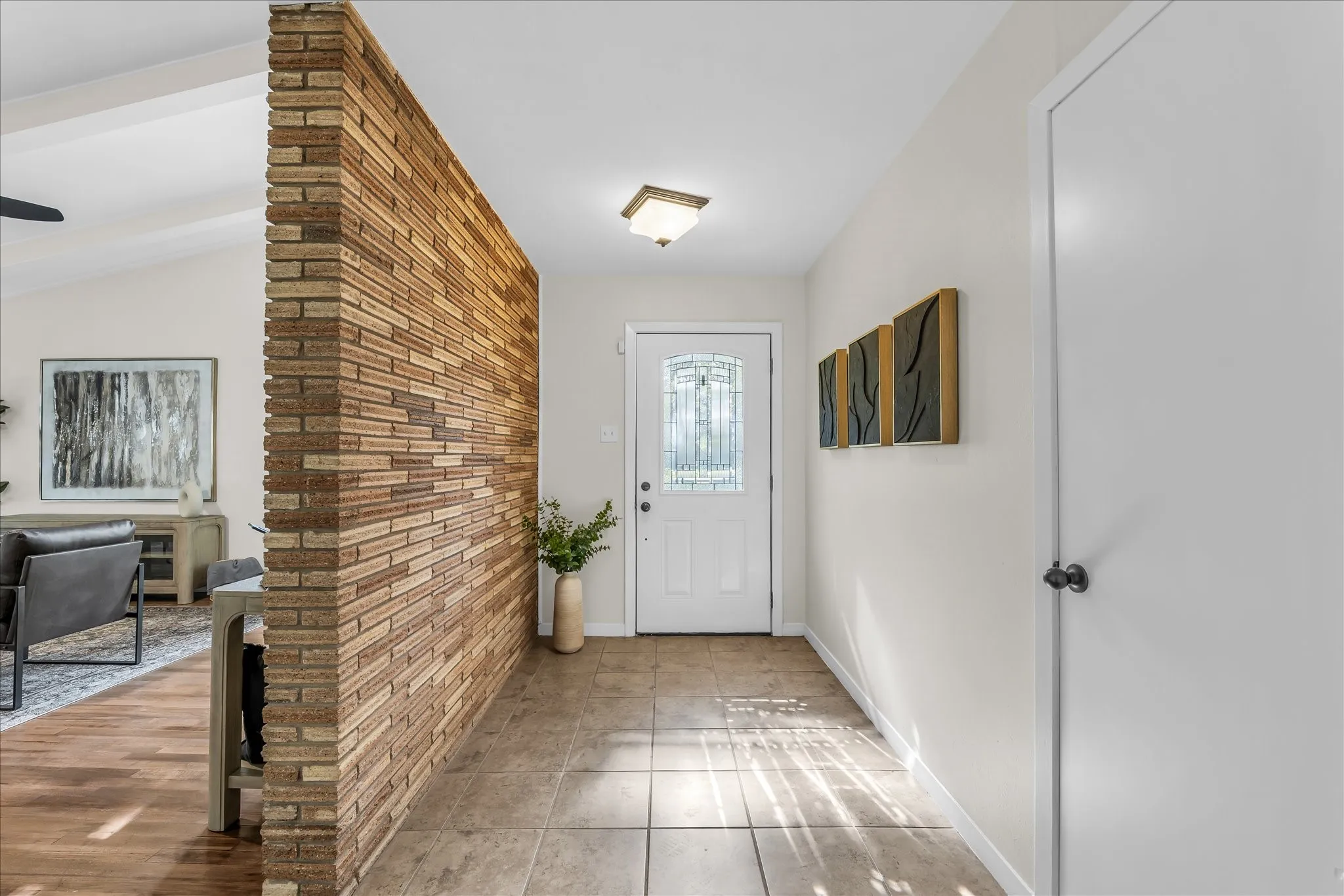 Single Family Residence For Sale in Mc Lennan County , 2500 N 42nd Street, Waco, Texas 76710, 3 Bedroom, 2 Bathroom, Garage spaces, 1,728 Sqft, built in 1956, mls#21306809, Real Estate Agent in Waco, Homes For Sale in Mc Lennan county, Homes For Sale in Waco, Realtor in Waco Texas, Real Estate Brokerage Independent Realty Texas, Luminita Cordes Realtor