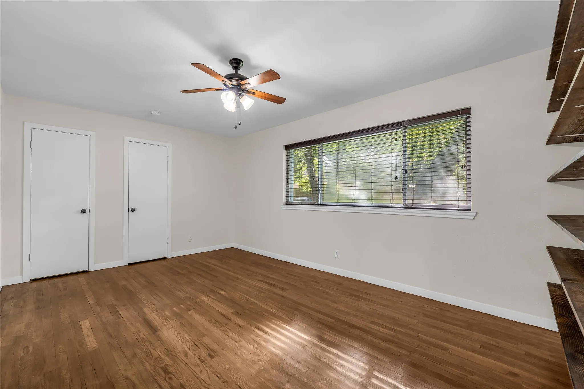 Single Family Residence For Sale in Mc Lennan County , 2500 N 42nd Street, Waco, Texas 76710, 3 Bedroom, 2 Bathroom, Garage spaces, 1,728 Sqft, built in 1956, mls#21306809, Real Estate Agent in Waco, Homes For Sale in Mc Lennan county, Homes For Sale in Waco, Realtor in Waco Texas, Real Estate Brokerage Independent Realty Texas, Luminita Cordes Realtor