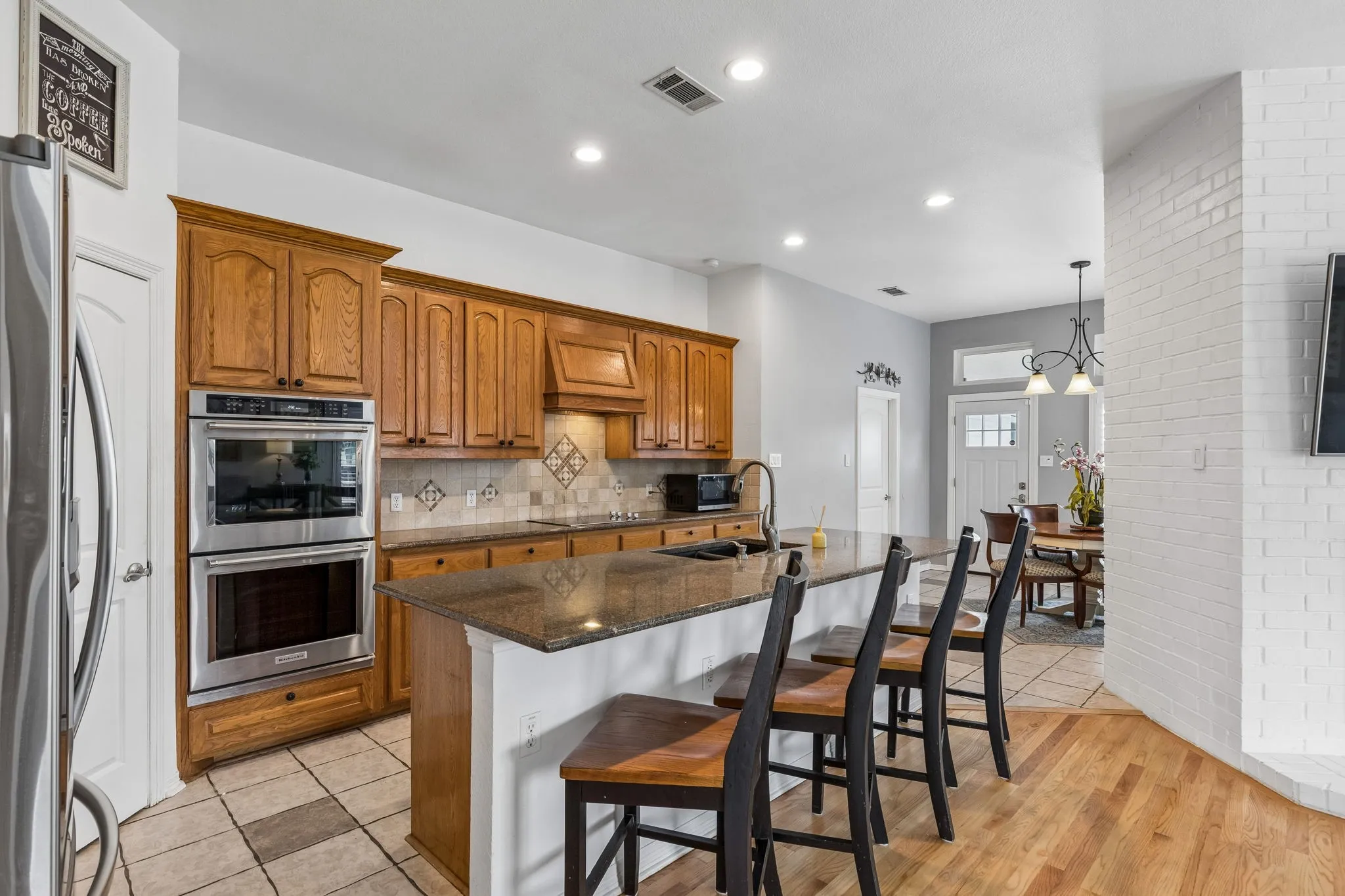 Single Family Residence For Sale in Dallas County , 2855 Sonterra Drive, Cedar Hill, Texas 75104, 4 Bedroom, 2 Bathroom, 2 Garage spaces, 2,162 Sqft, built in 1996, mls#21304608, Real Estate Agent in Cedar Hill, Homes For Sale in Dallas county, Homes For Sale in Cedar Hill, Realtor in Cedar Hill Texas, Real Estate Brokerage Independent Realty Texas, Luminita Cordes Realtor