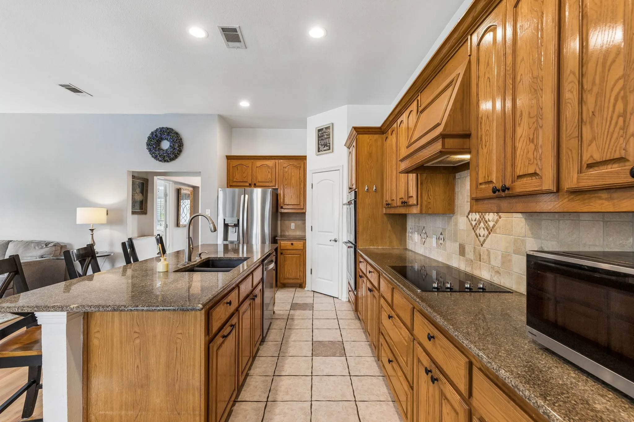 Single Family Residence For Sale in Dallas County , 2855 Sonterra Drive, Cedar Hill, Texas 75104, 4 Bedroom, 2 Bathroom, 2 Garage spaces, 2,162 Sqft, built in 1996, mls#21304608, Real Estate Agent in Cedar Hill, Homes For Sale in Dallas county, Homes For Sale in Cedar Hill, Realtor in Cedar Hill Texas, Real Estate Brokerage Independent Realty Texas, Luminita Cordes Realtor