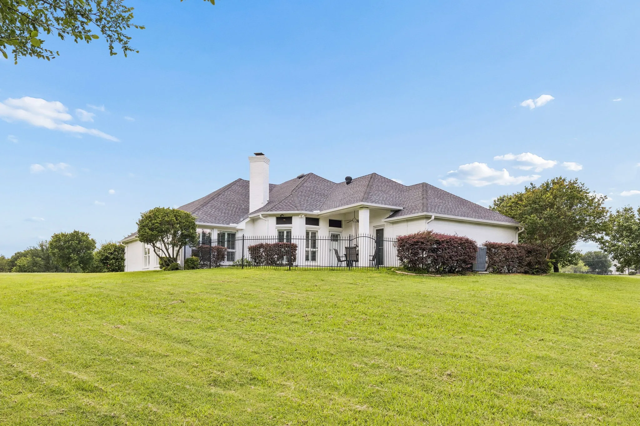 Single Family Residence For Sale in Dallas County , 2855 Sonterra Drive, Cedar Hill, Texas 75104, 4 Bedroom, 2 Bathroom, 2 Garage spaces, 2,162 Sqft, built in 1996, mls#21304608, Real Estate Agent in Cedar Hill, Homes For Sale in Dallas county, Homes For Sale in Cedar Hill, Realtor in Cedar Hill Texas, Real Estate Brokerage Independent Realty Texas, Luminita Cordes Realtor