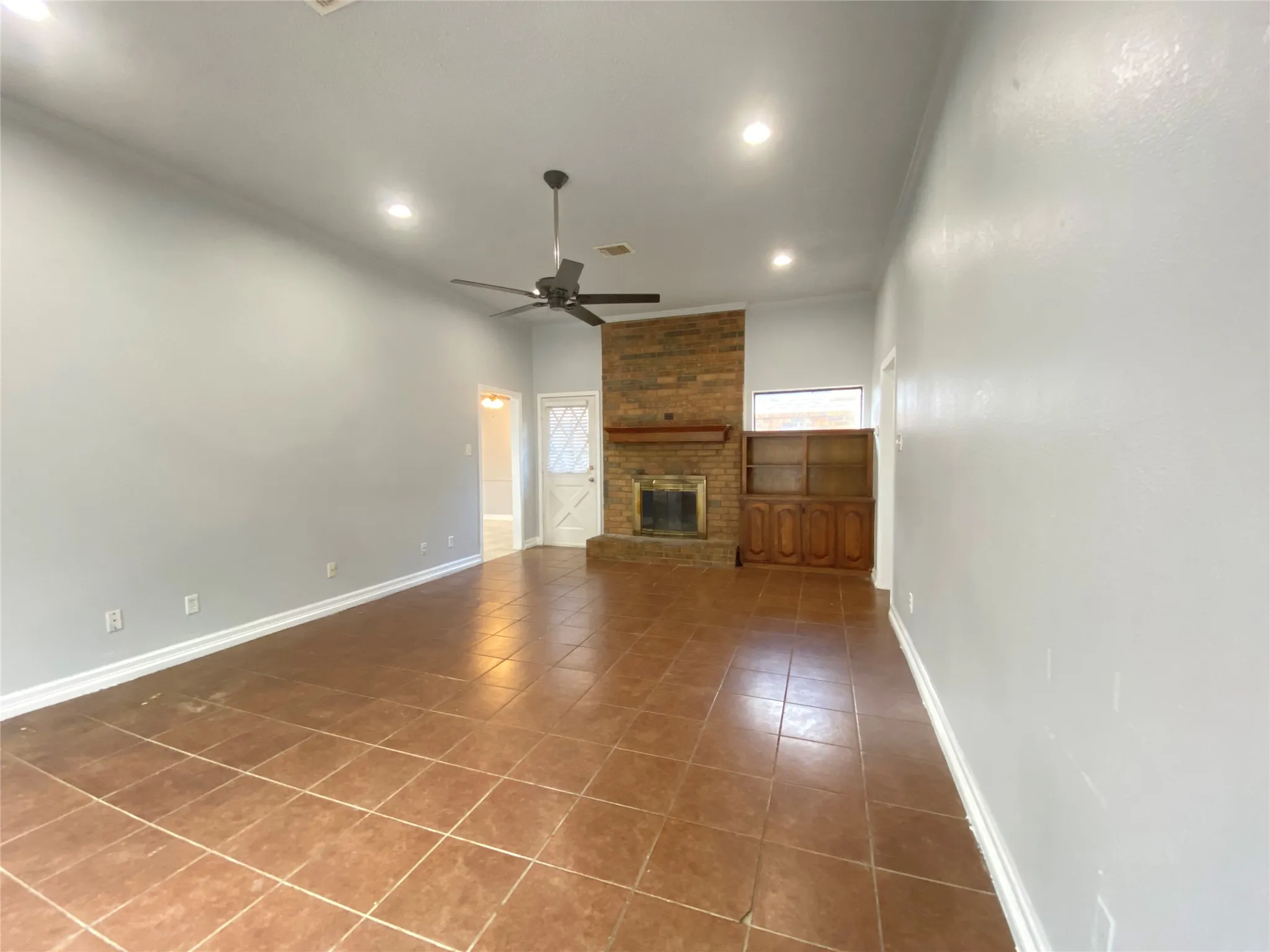 Single Family Residence For Rent in Tarrant County , 4131 Crossgate Court, Arlington, Texas 76016, 3 Bedroom, 2 Bathroom, 2 Garage spaces, 1,845 Sqft, built in 1985, mls#21306696, Real Estate Agent in Arlington, Homes For Rent in Tarrant county, Homes For Rent in Arlington, Realtor in Arlington Texas, Real Estate Brokerage Independent Realty Texas, Luminita Cordes Realtor