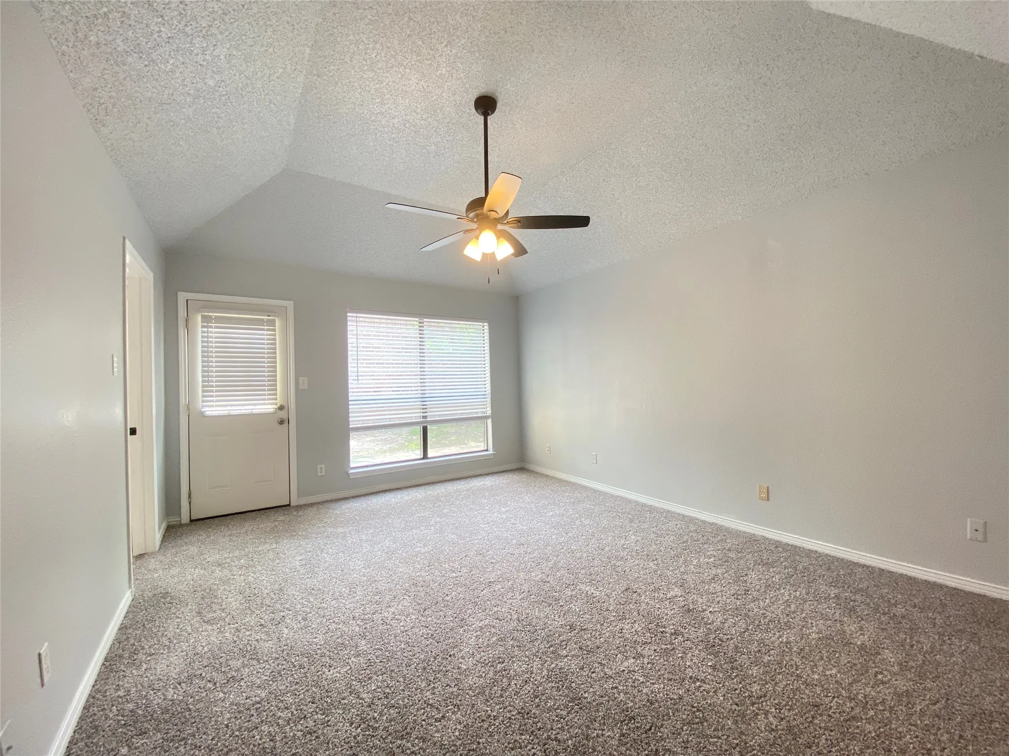 Single Family Residence For Rent in Tarrant County , 4131 Crossgate Court, Arlington, Texas 76016, 3 Bedroom, 2 Bathroom, 2 Garage spaces, 1,845 Sqft, built in 1985, mls#21306696, Real Estate Agent in Arlington, Homes For Rent in Tarrant county, Homes For Rent in Arlington, Realtor in Arlington Texas, Real Estate Brokerage Independent Realty Texas, Luminita Cordes Realtor