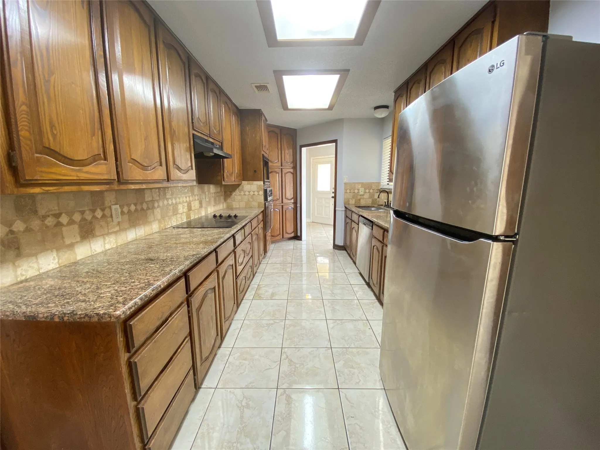 Single Family Residence For Rent in Tarrant County , 4131 Crossgate Court, Arlington, Texas 76016, 3 Bedroom, 2 Bathroom, 2 Garage spaces, 1,845 Sqft, built in 1985, mls#21306696, Real Estate Agent in Arlington, Homes For Rent in Tarrant county, Homes For Rent in Arlington, Realtor in Arlington Texas, Real Estate Brokerage Independent Realty Texas, Luminita Cordes Realtor