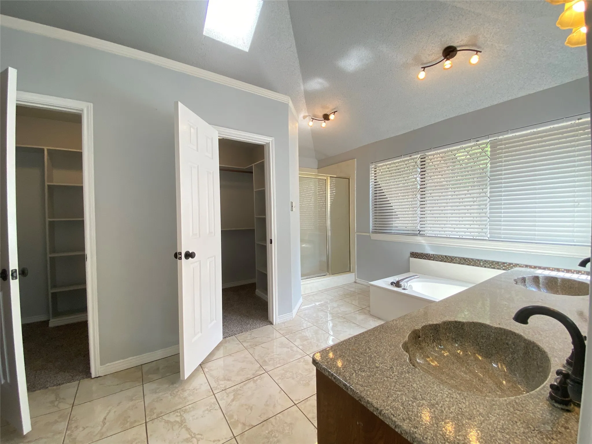 Single Family Residence For Rent in Tarrant County , 4131 Crossgate Court, Arlington, Texas 76016, 3 Bedroom, 2 Bathroom, 2 Garage spaces, 1,845 Sqft, built in 1985, mls#21306696, Real Estate Agent in Arlington, Homes For Rent in Tarrant county, Homes For Rent in Arlington, Realtor in Arlington Texas, Real Estate Brokerage Independent Realty Texas, Luminita Cordes Realtor