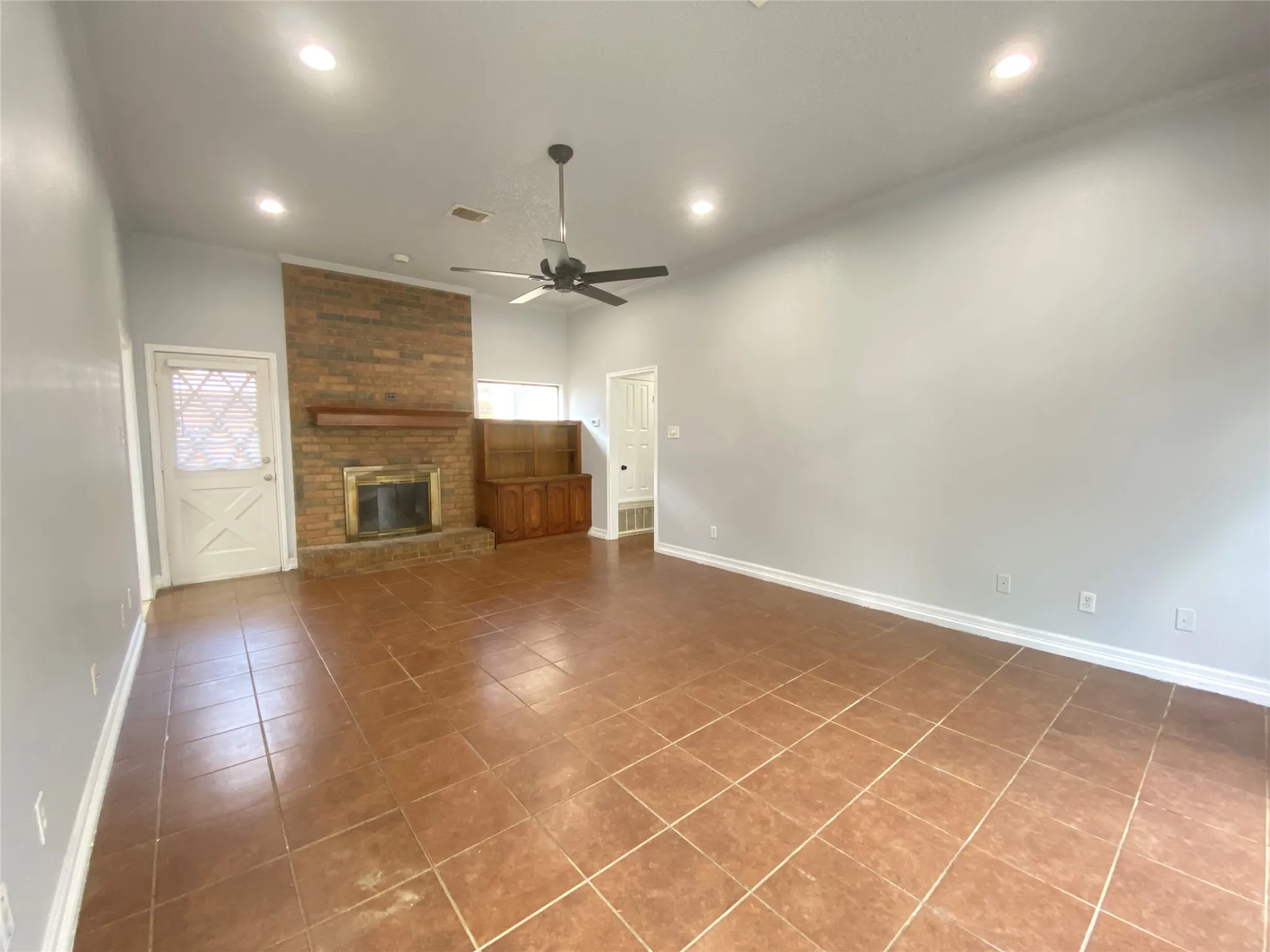Single Family Residence For Rent in Tarrant County , 4131 Crossgate Court, Arlington, Texas 76016, 3 Bedroom, 2 Bathroom, 2 Garage spaces, 1,845 Sqft, built in 1985, mls#21306696, Real Estate Agent in Arlington, Homes For Rent in Tarrant county, Homes For Rent in Arlington, Realtor in Arlington Texas, Real Estate Brokerage Independent Realty Texas, Luminita Cordes Realtor