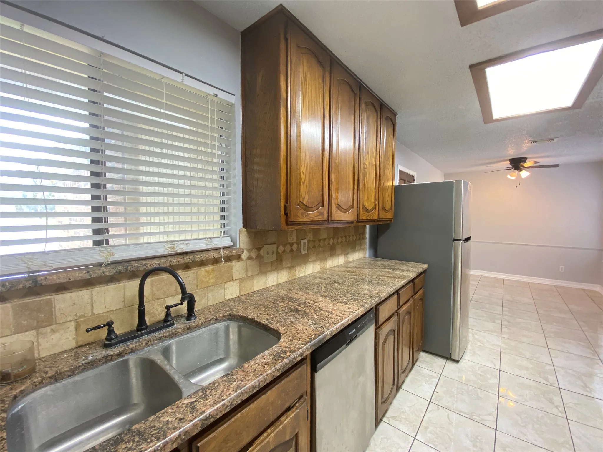 Single Family Residence For Rent in Tarrant County , 4131 Crossgate Court, Arlington, Texas 76016, 3 Bedroom, 2 Bathroom, 2 Garage spaces, 1,845 Sqft, built in 1985, mls#21306696, Real Estate Agent in Arlington, Homes For Rent in Tarrant county, Homes For Rent in Arlington, Realtor in Arlington Texas, Real Estate Brokerage Independent Realty Texas, Luminita Cordes Realtor